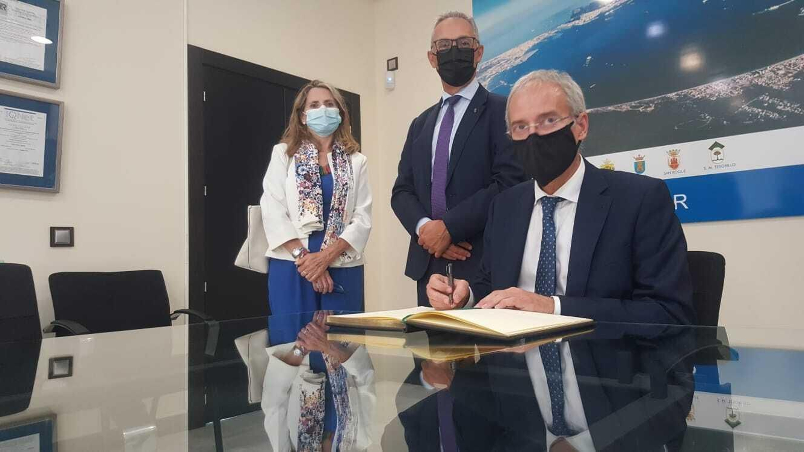 Las fotos de la entrega de la medalla de la Mancomunidad