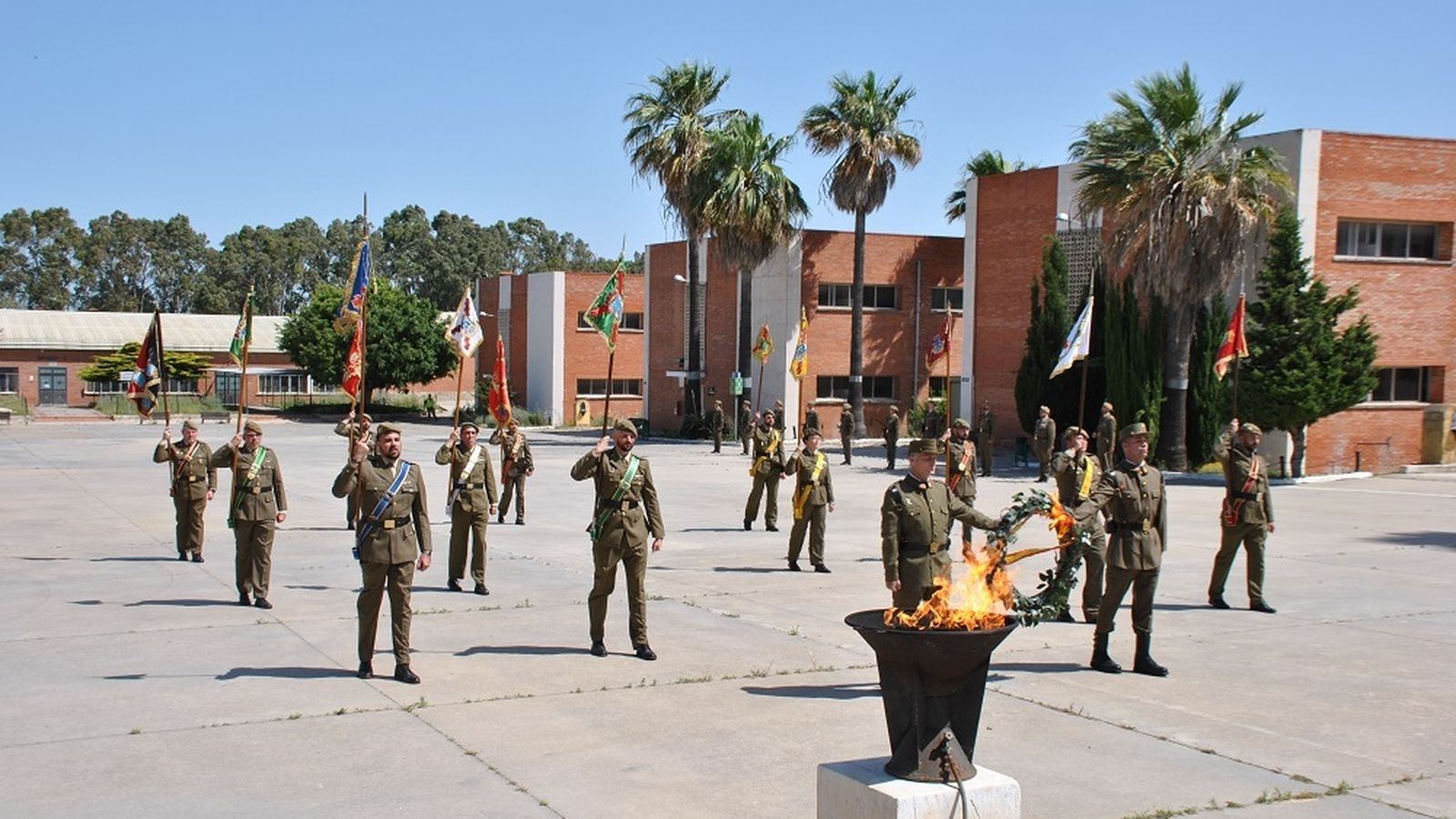 Homenaje a los caídos y a las víctimas del Covid-19 en Camposoto.