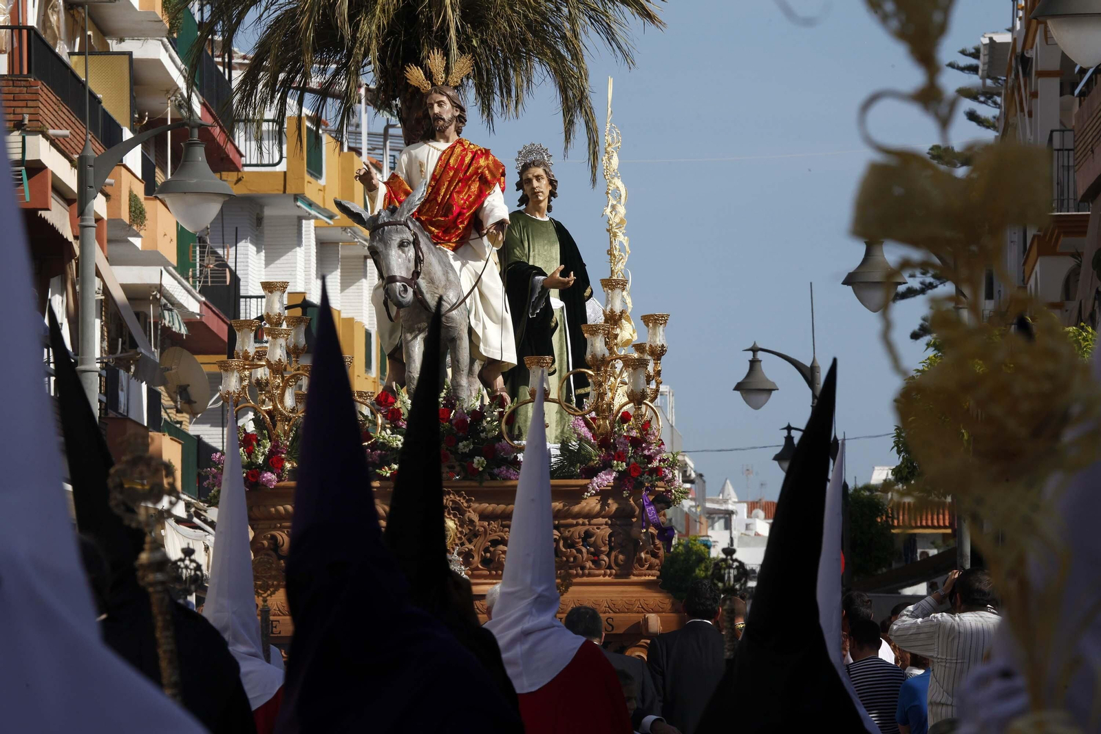La Borriquita, en su paso por las calles de Punta  Umbría, en 2017