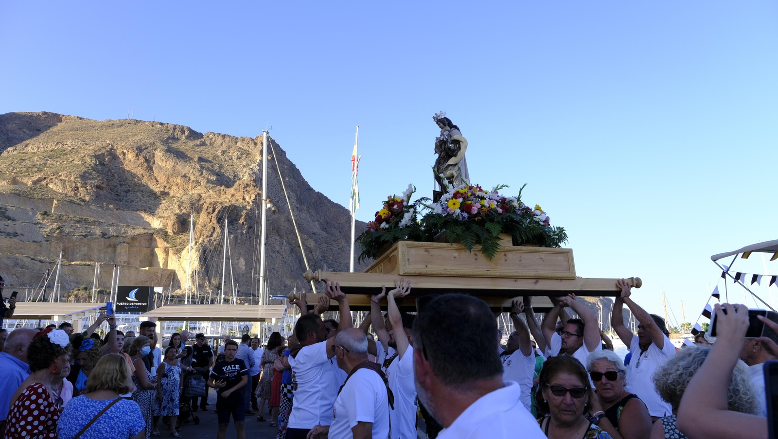 Procesión marinera de la Virgen del Carmen en Aguadulce