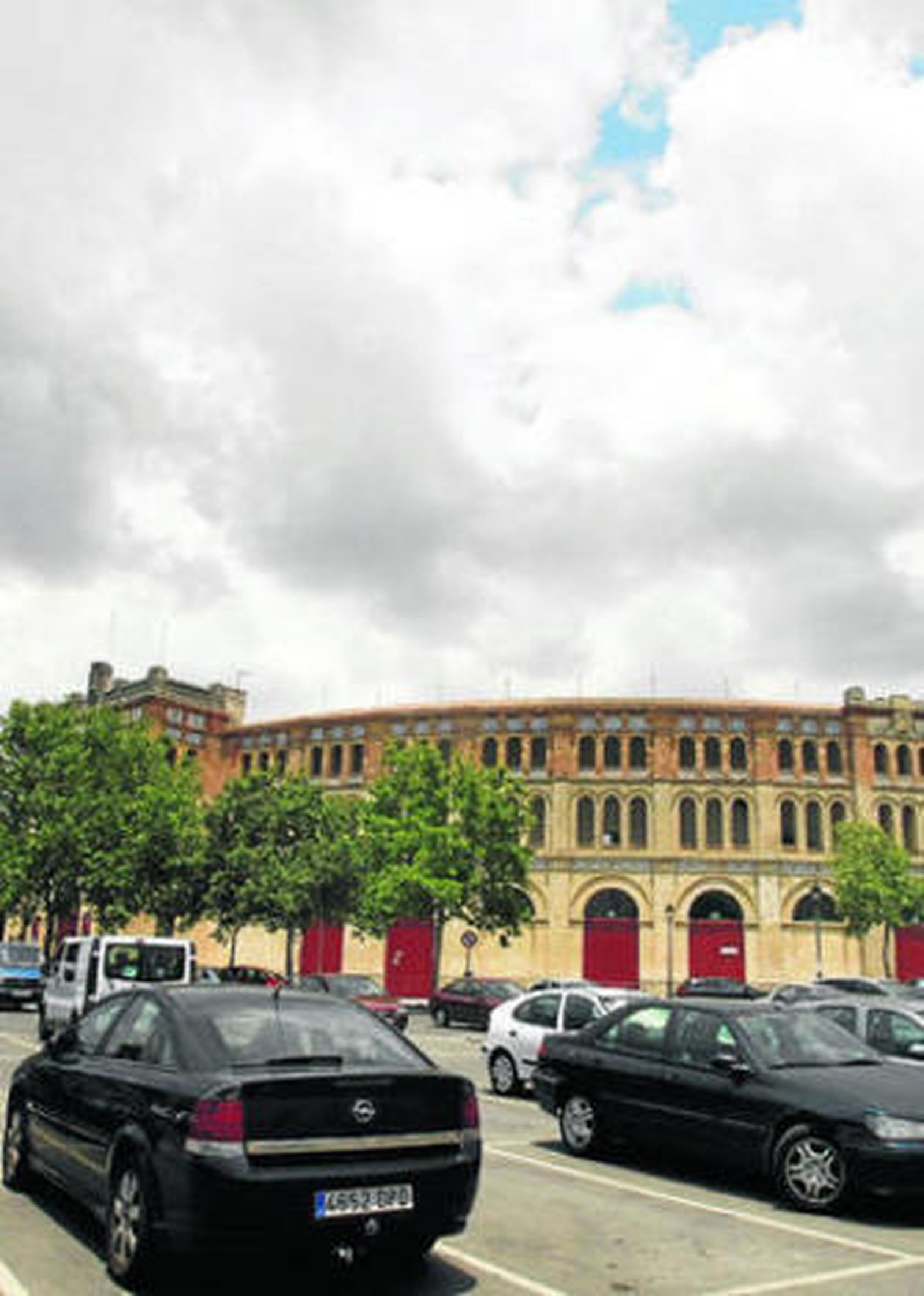 Una imagen del actual aparcamiento en superficie ubicado junto a la Plaza de Toros.