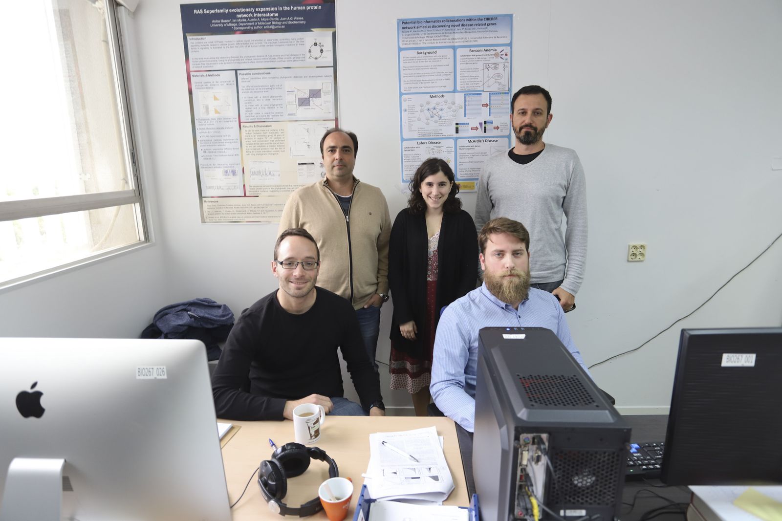 Juan Antonio García Ranea junto a parte de su equipo de investigación.