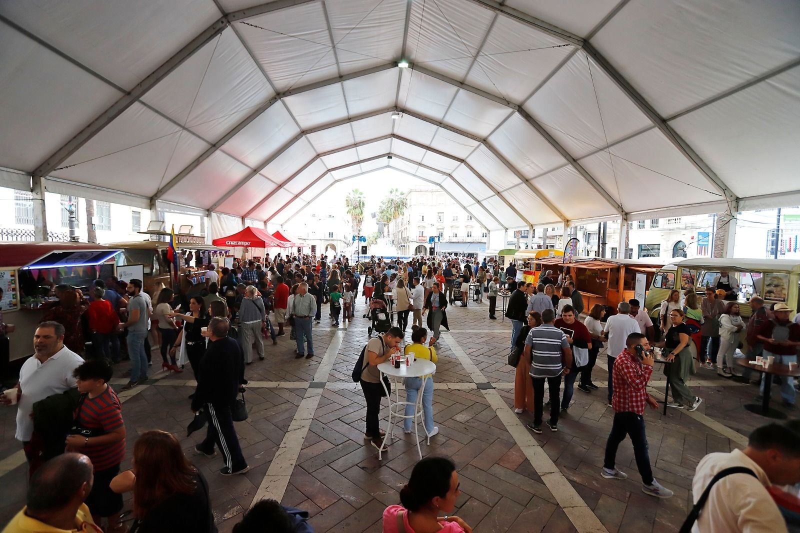 Ambiente en la Plaza de las Monjas durante este sábado.