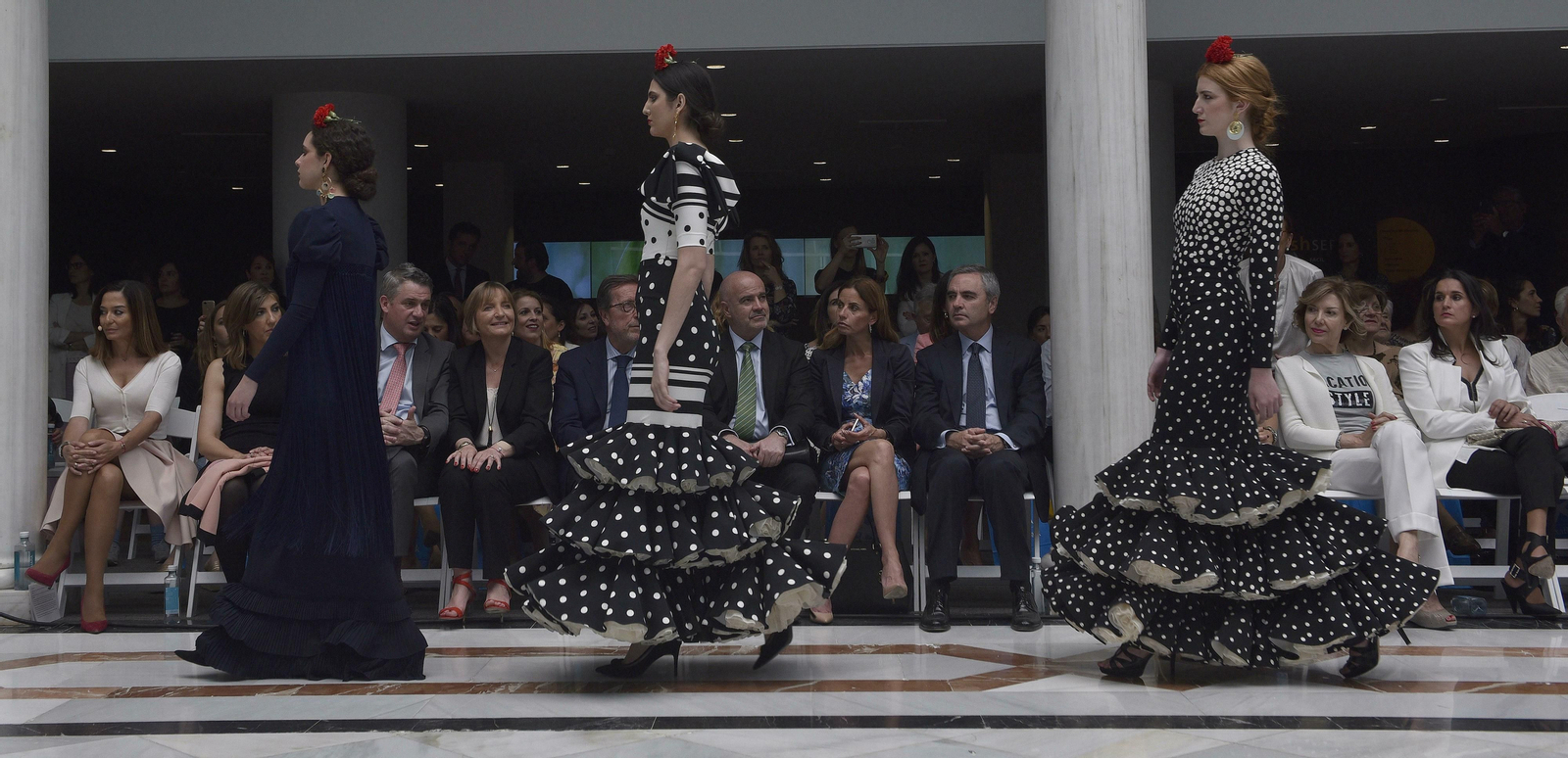 Desfile de moda flamenca en CaixaBank. Desfile de moda flamenca en CaixaBank.