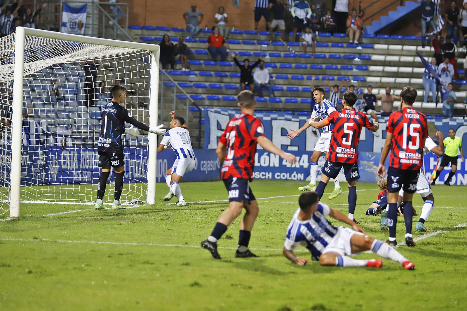 Imágenes del partido entre el Recreativo de Huelva y Yeclano