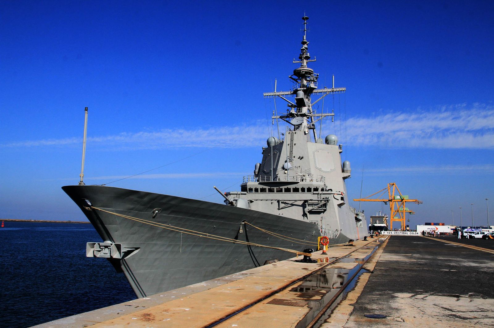 Imágenes de la Fragata Cristóbal Colón F-105