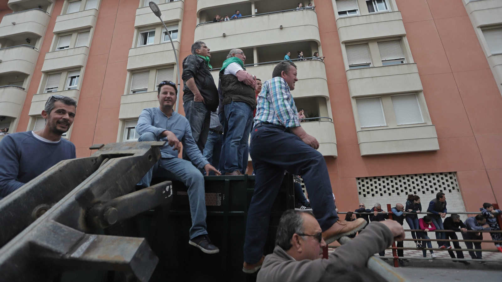 Imágenes del Toro Embolao de Los Barrios