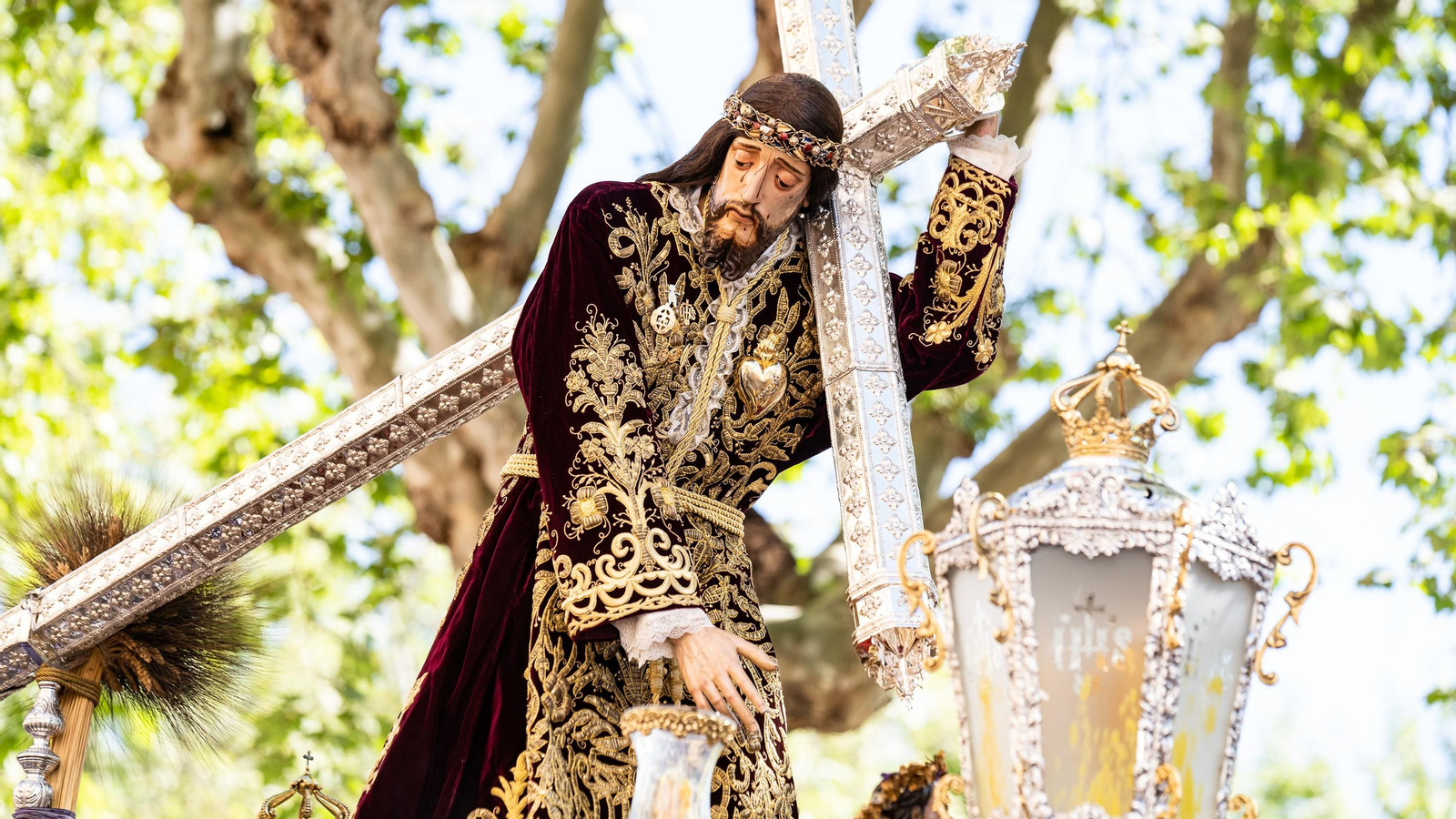 Viernes Santo en Lucena: devoción absoluta por el Nazareno