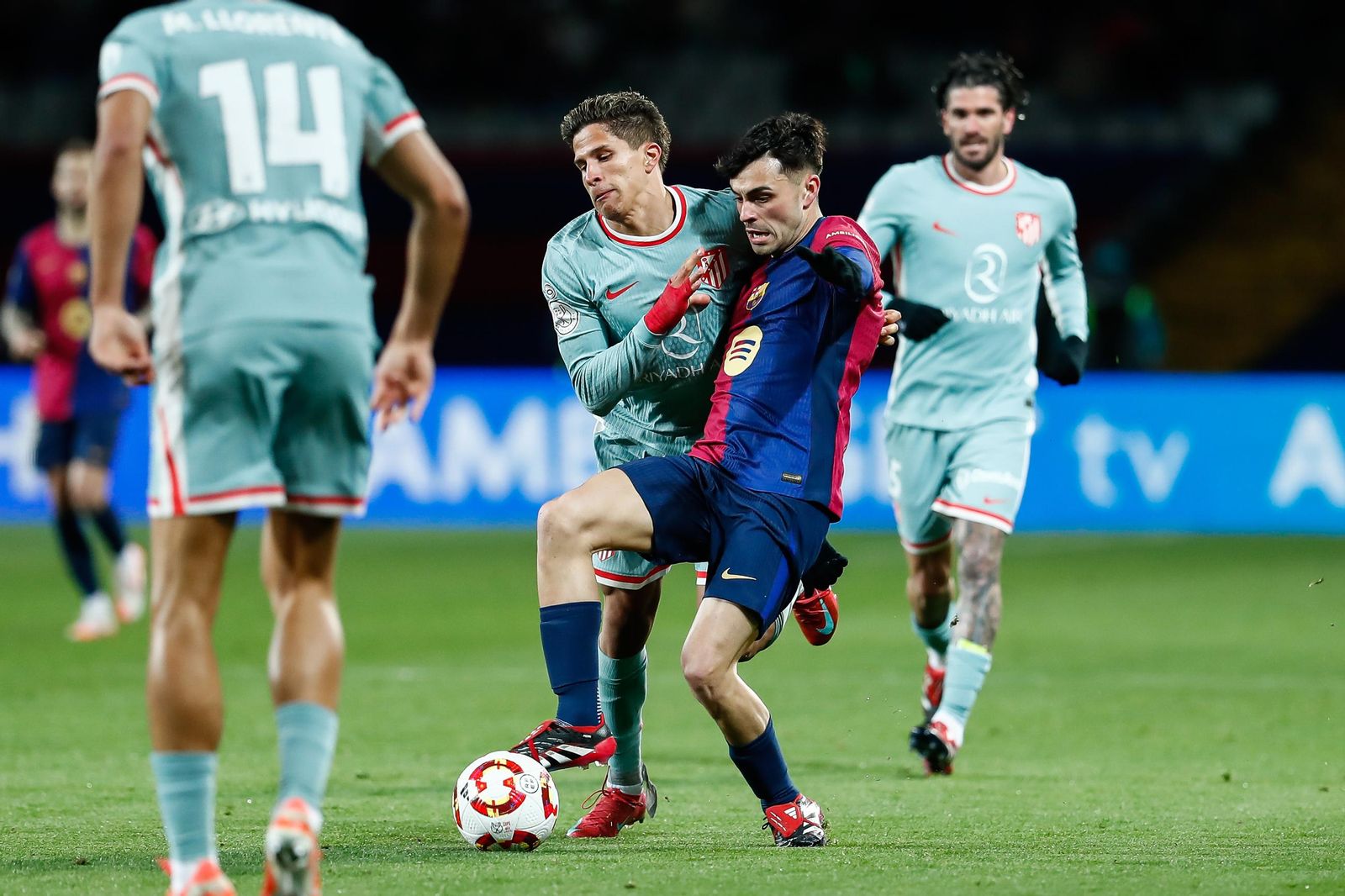 Las fotos del espectacular Barcelona - Atlético de Madrid