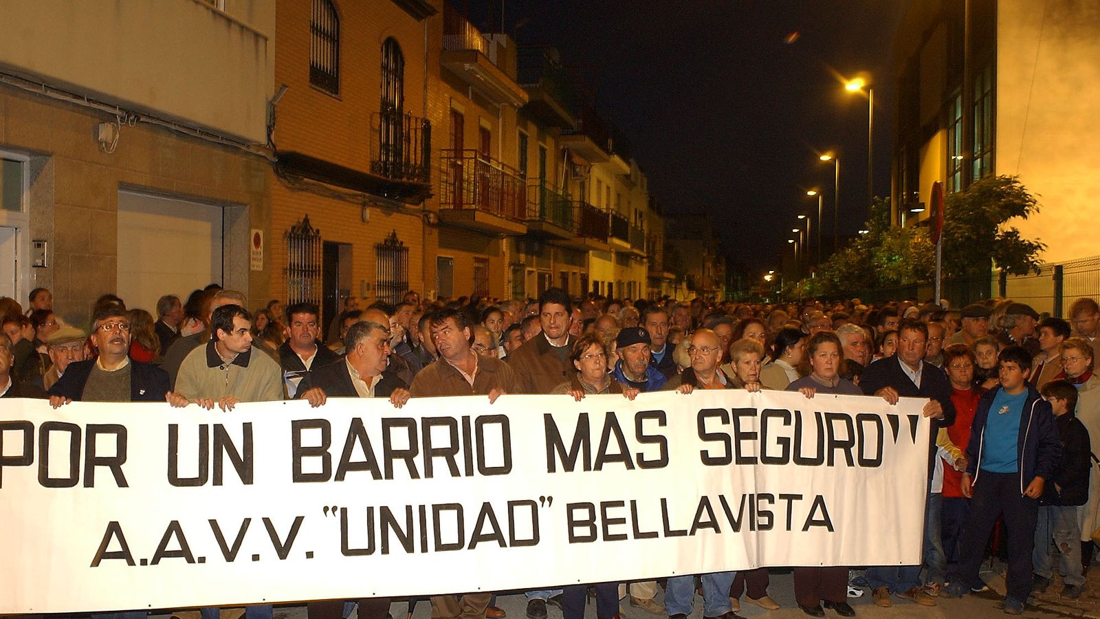 Manifestación en Bellavista tras el crimen del bar Los Camioneros.
