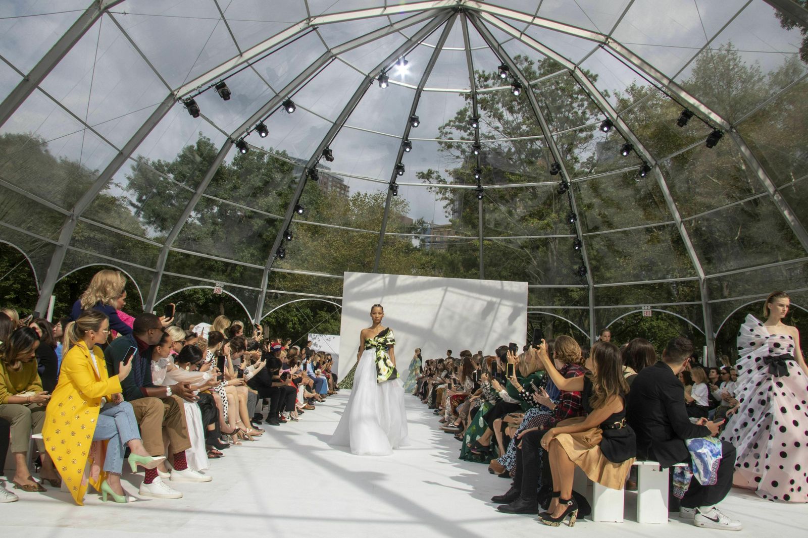 Carolina Herrera Primavera - Verano 2020, las fotos del desfile en la New York Fashion Week