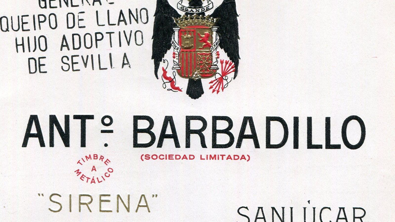 Barbadillo con el emblema de la dictadura y el recuerdo a Queipo de Llano.