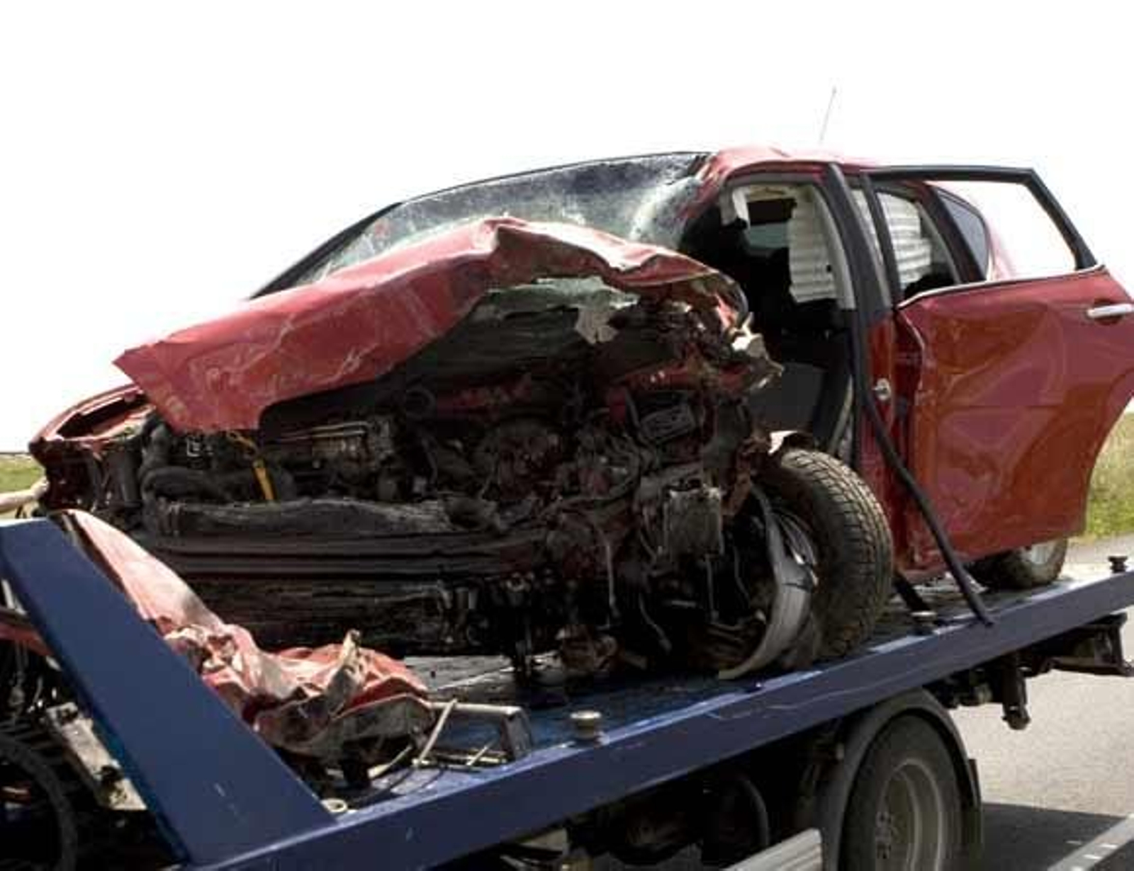 Cuatro muertos en un choque de dos turismos