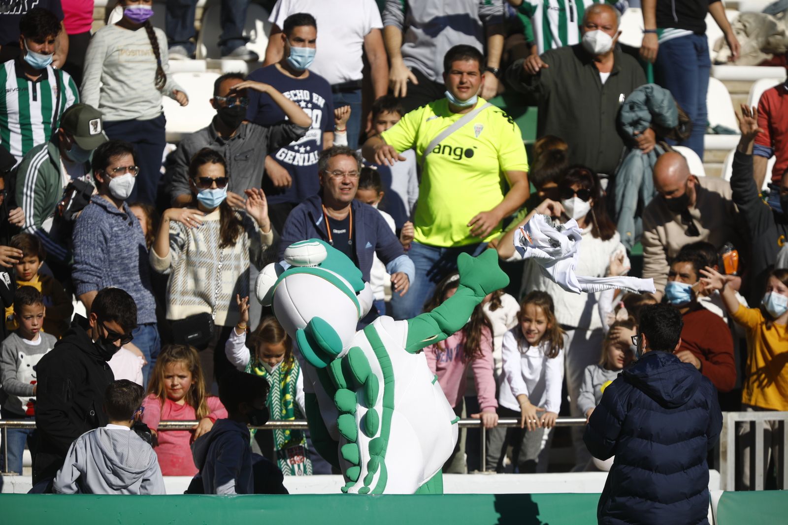 Las imágenes del triunfo del Córdoba CF ante el Panadería Pulido