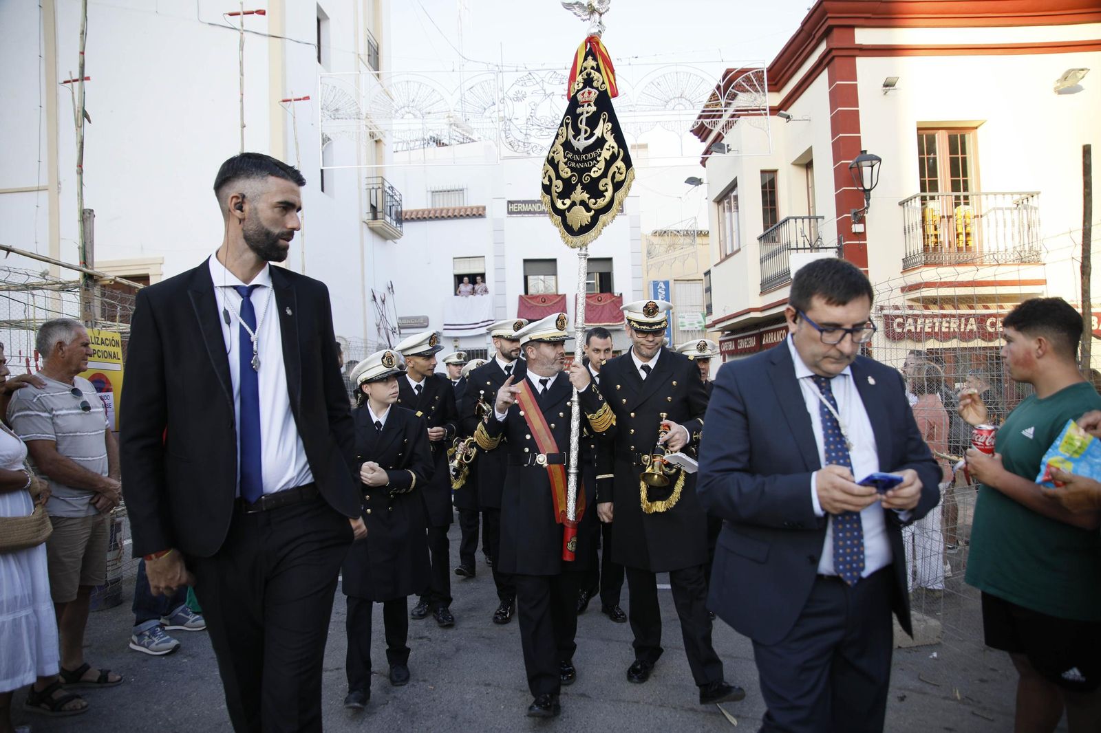 Las imágenes de la misa vespertina y procesión del Cristo de la Luz de Dalías