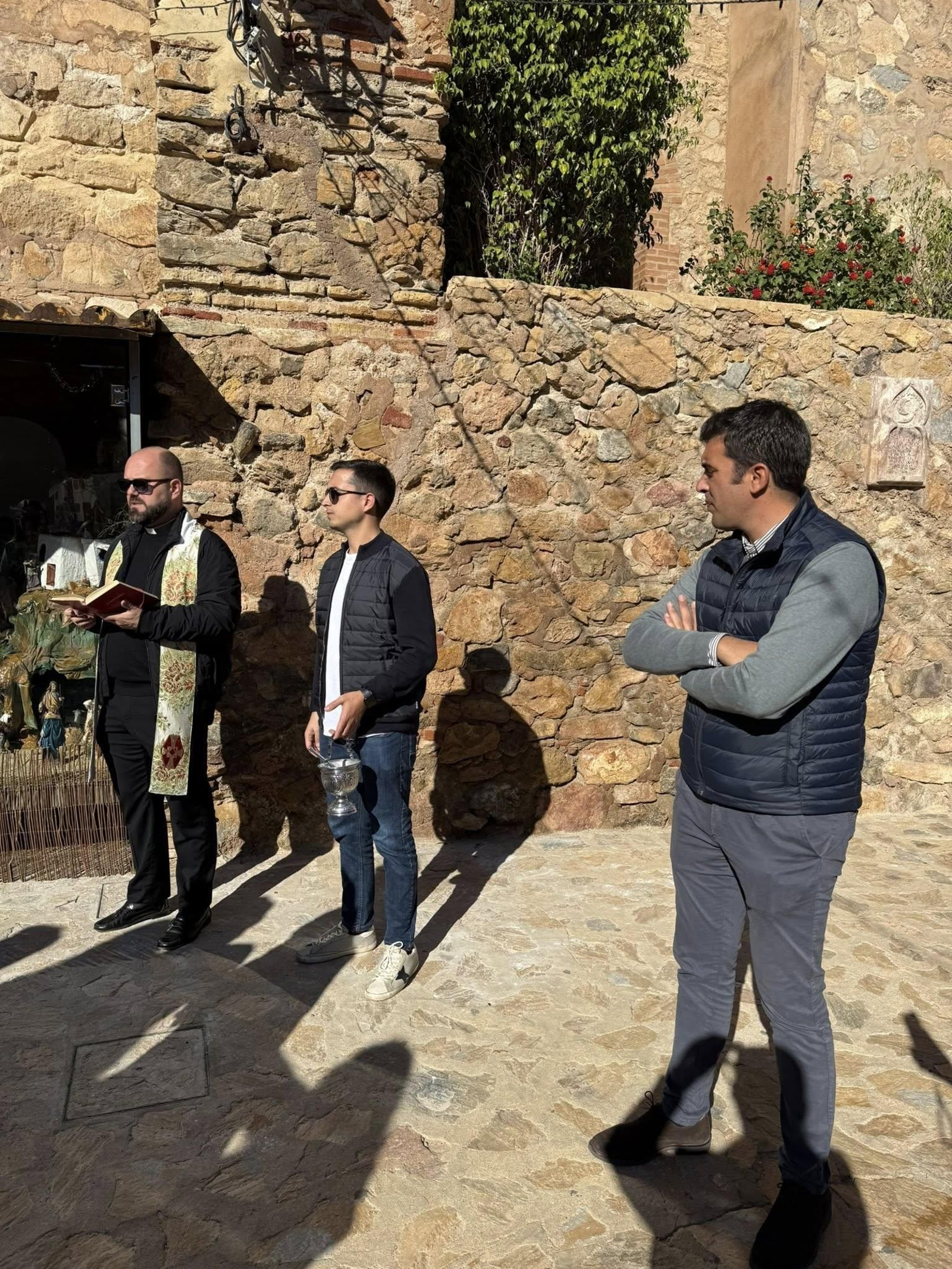 Así fue la inauguración del Belén Municipal de Mojácar entre villancicos y dulces navideños