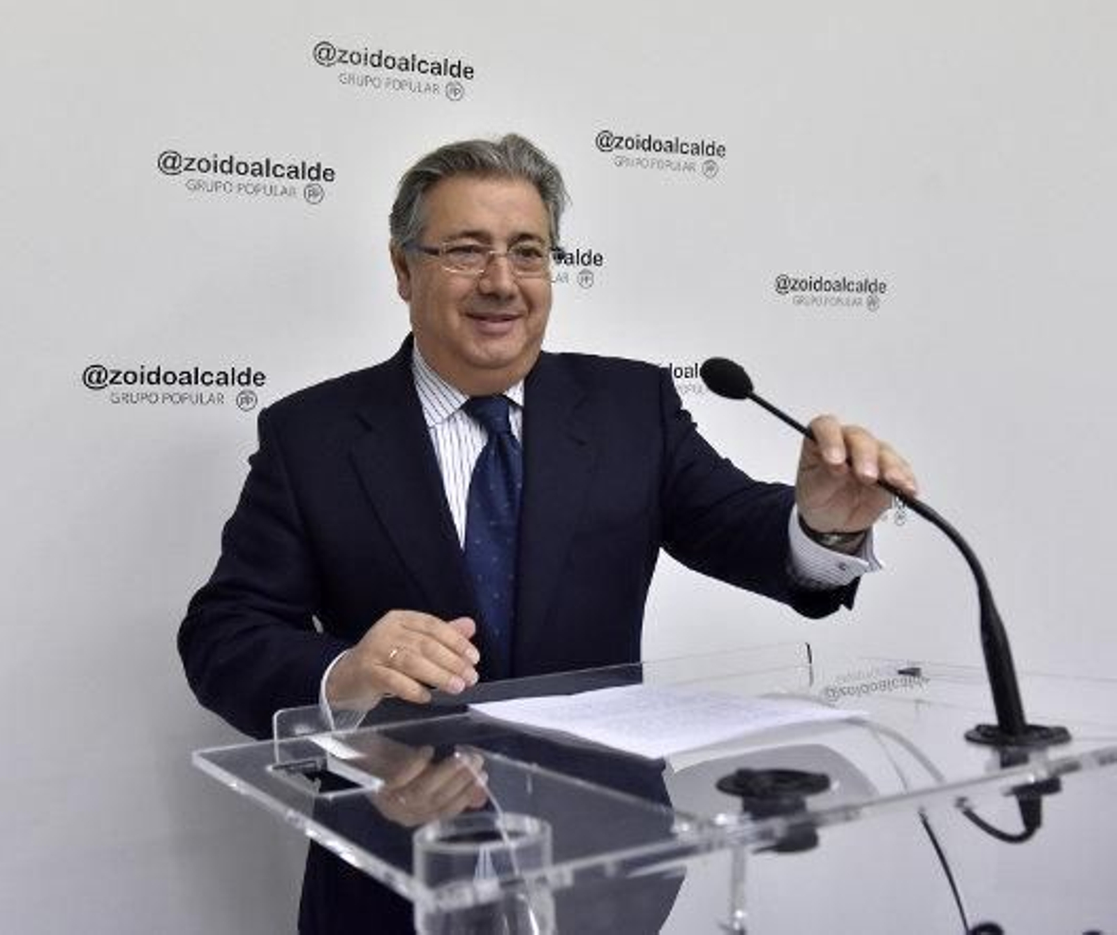 Zoido anuncia una enmienda para destinar 400.000 euros al Plan de Comercio Minorista