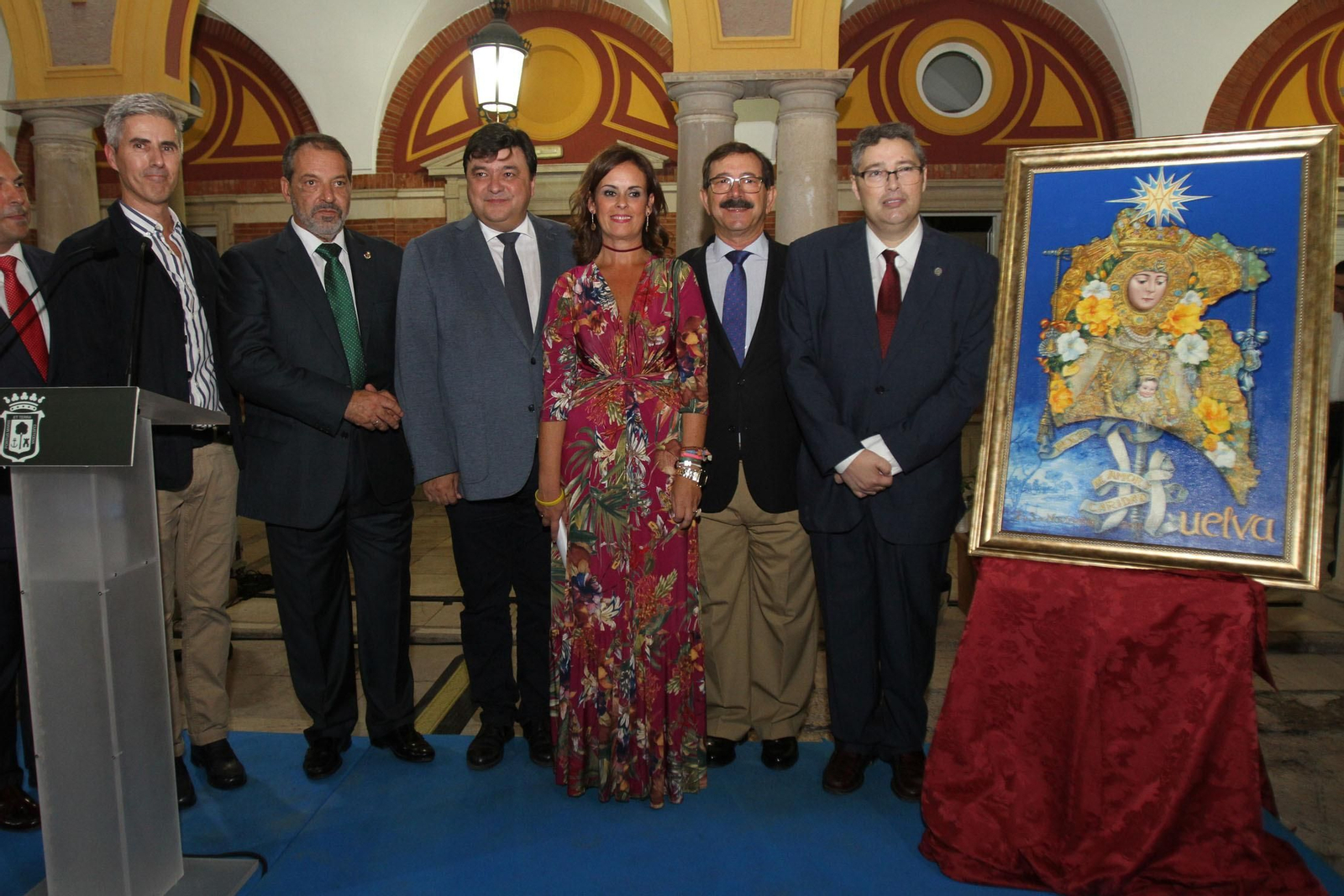 Mario Moya, Fernando Ramírez, Gabriel Cruz, Rocío Gamero, Antonio Sánchez Piña y Fernando Roales, junto al cartel del encuentro rociero.
