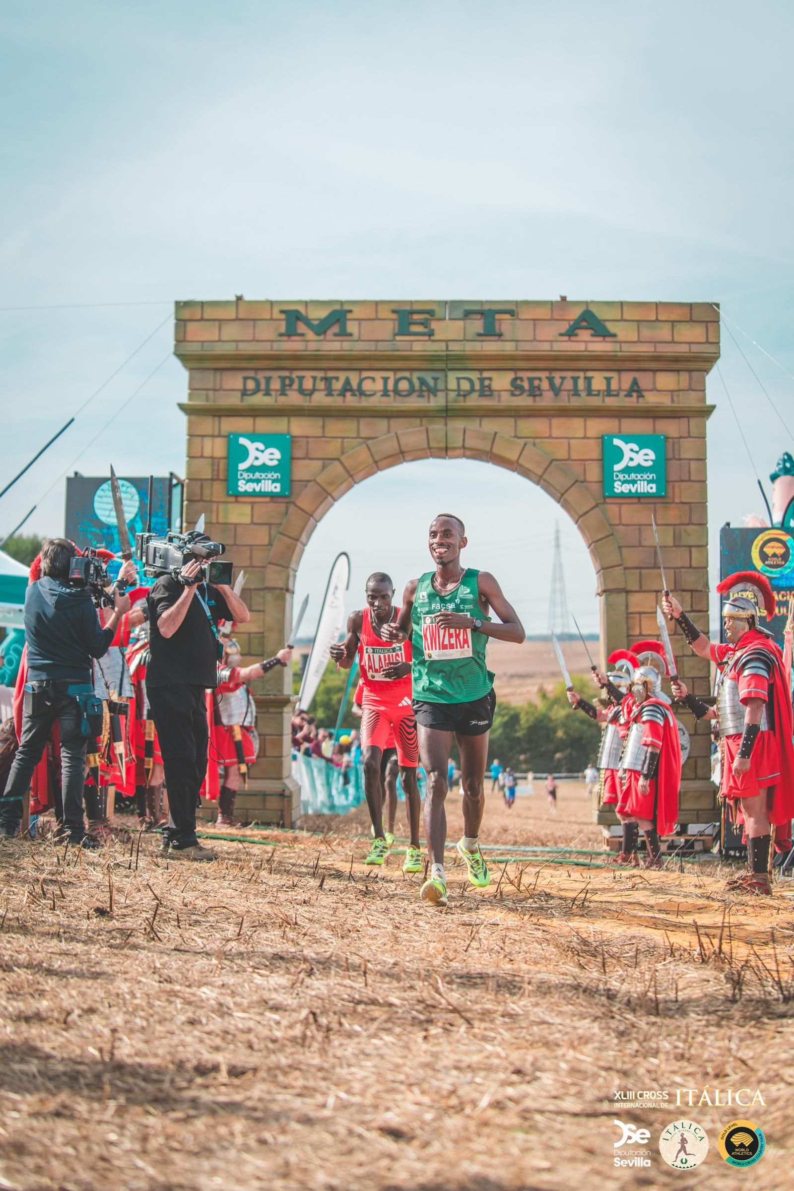 Búscate en las fotos del Cross de Itálica 2025 | 12