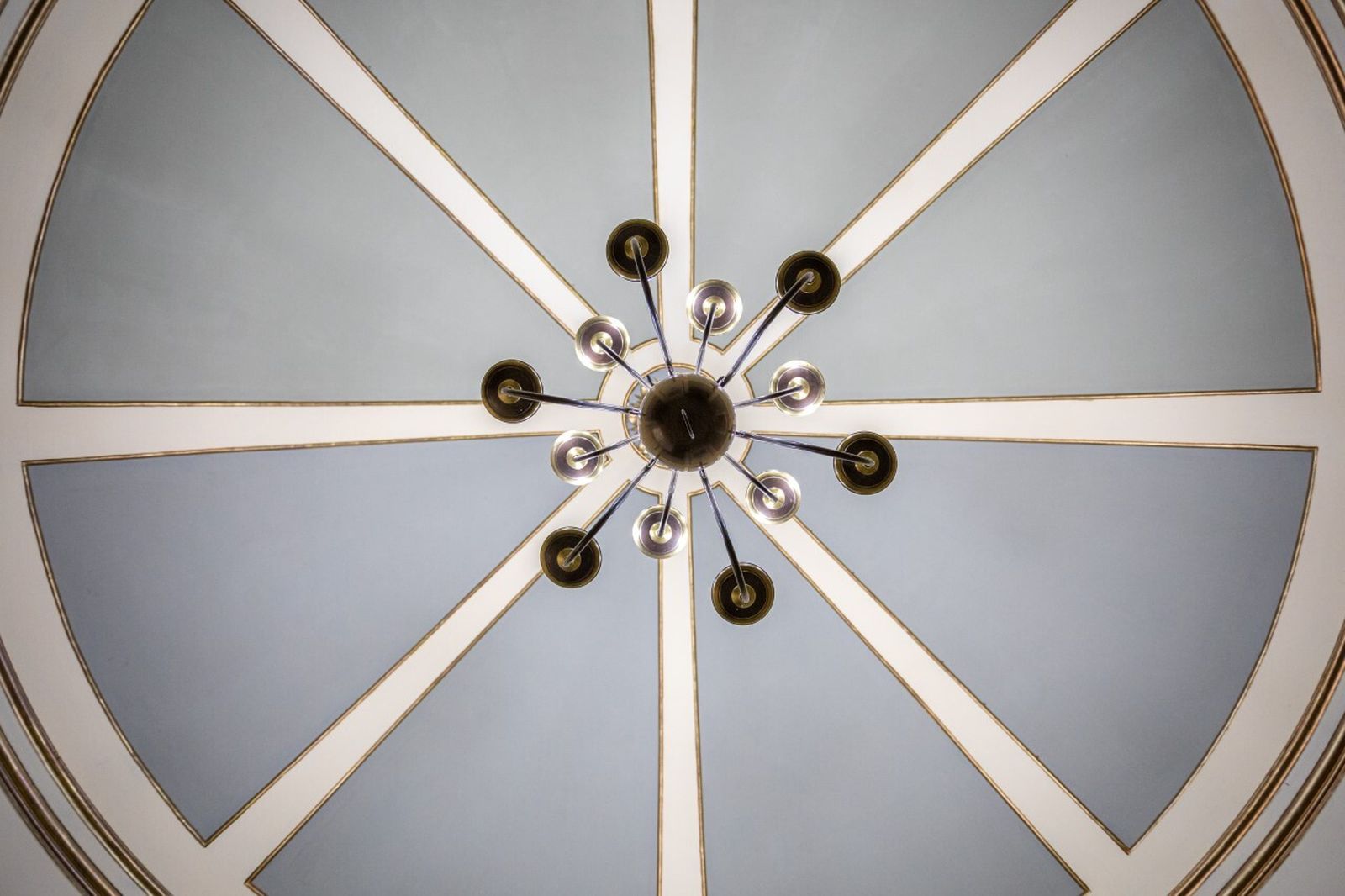 Las imágenes el edificio de la UNED en la plaza de San Antonio