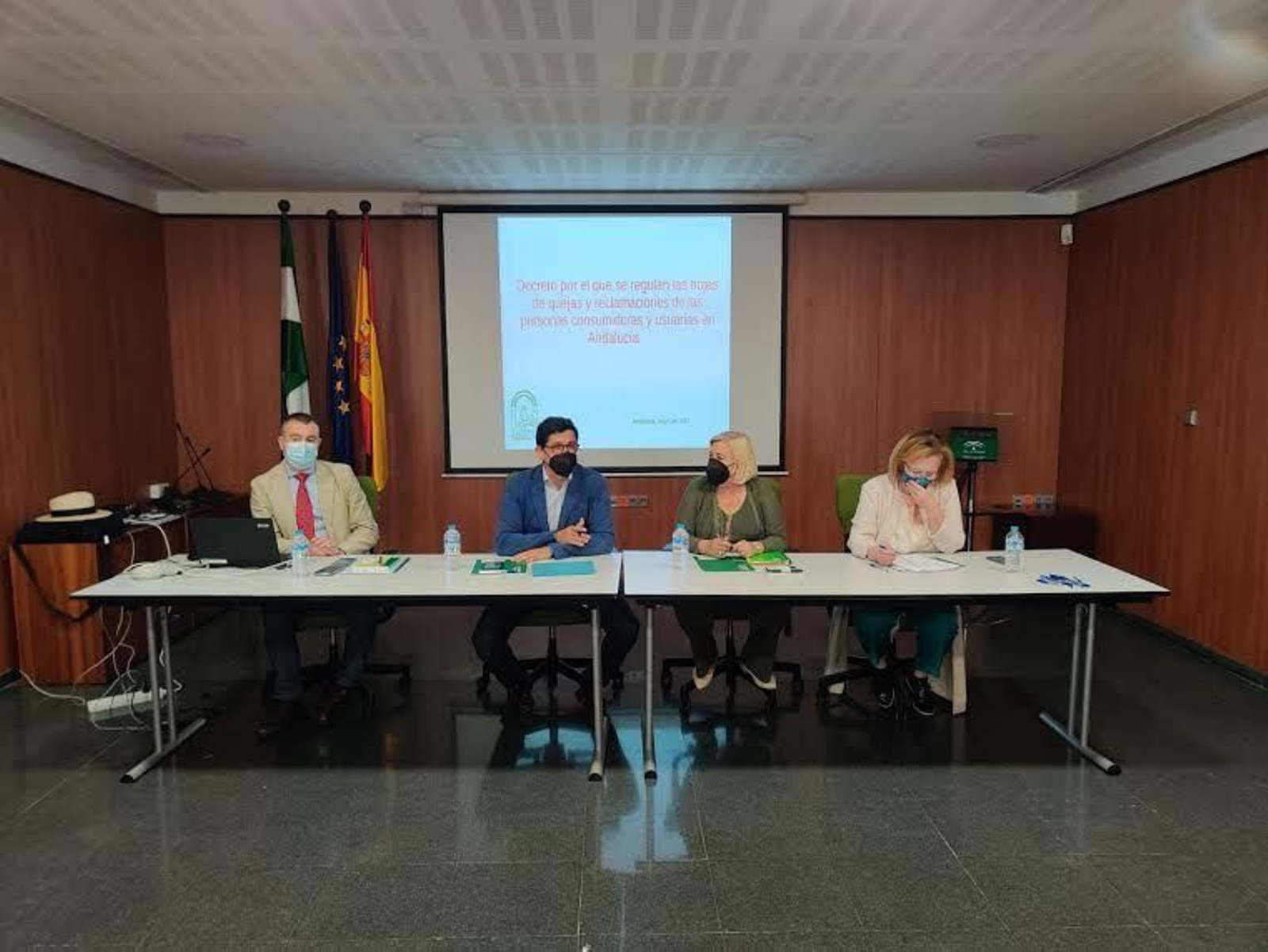 Reunión de los representantes de las OMIC de la provincia de Huelva en La Delegación Territorial de Salud y Familias Reunión de los representantes de las OMIC de la provincia de Huelva en La Delegación Territorial de Salud y Familias