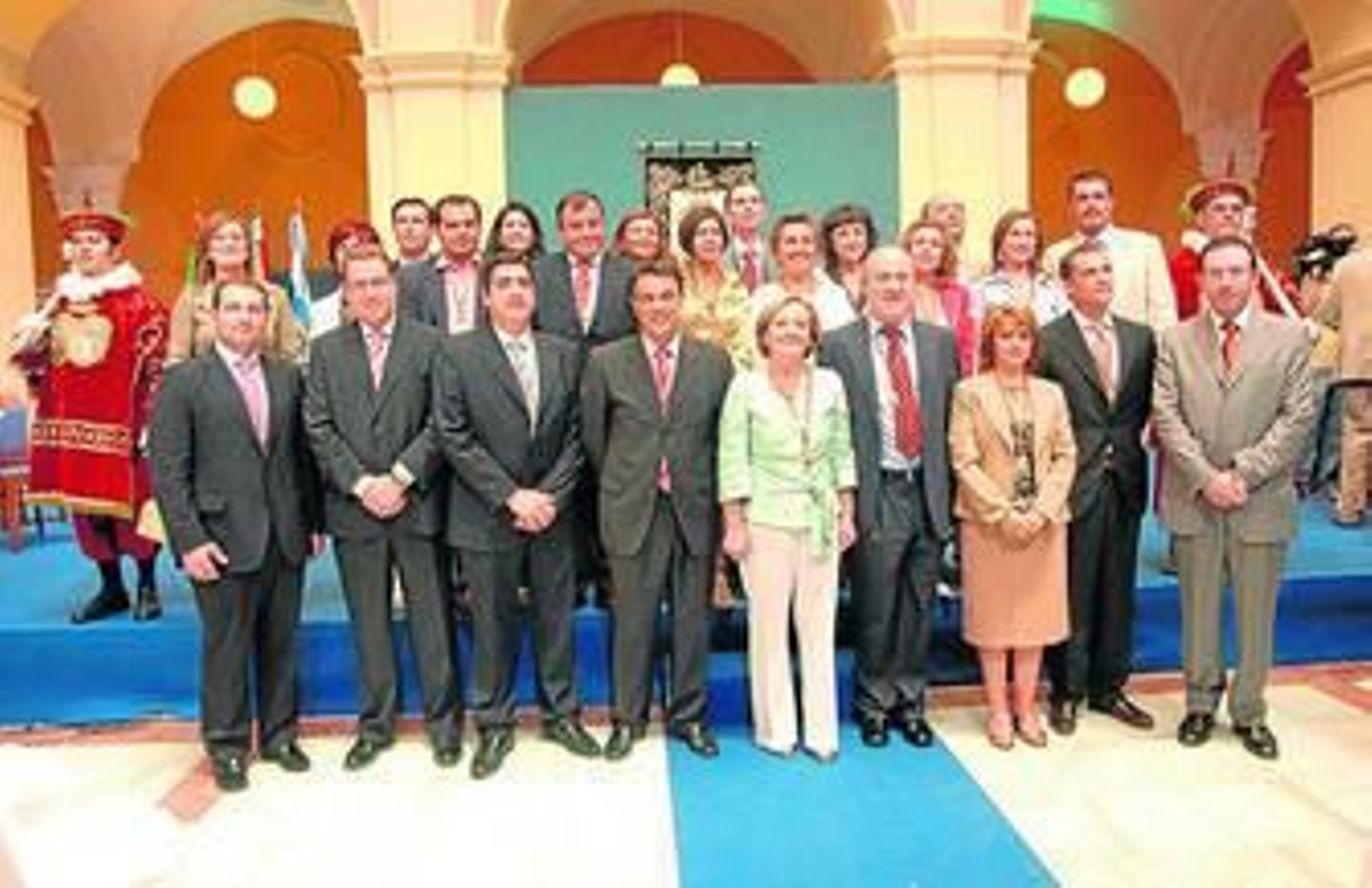 Los diputados de la actual Cámara Provincial, que han concluido su mandato, en una imagen tomada hace cuatro años en La Merced.