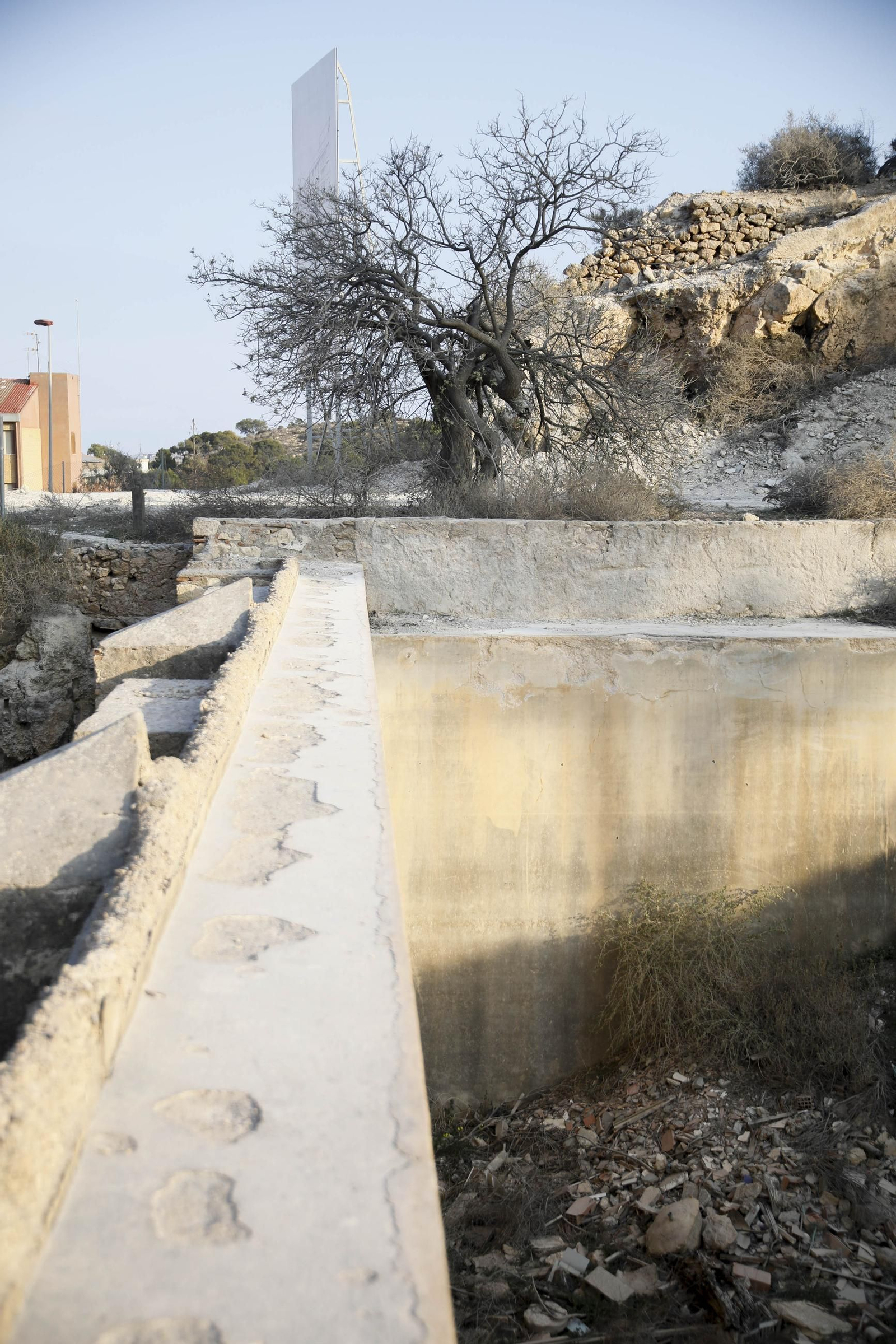 Imágenes de los refugios de la guerra civil descubierto en el barrio de Las Trincheras