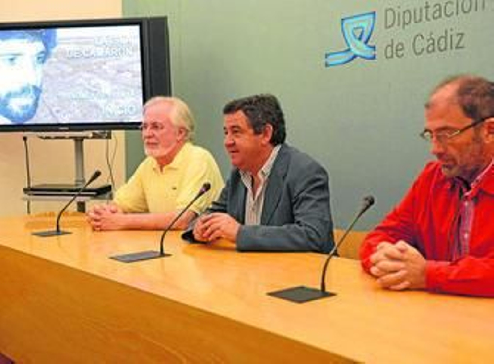 Enrique Montiel, José Loaiza y Fernando Santiago, durante la presentación.
