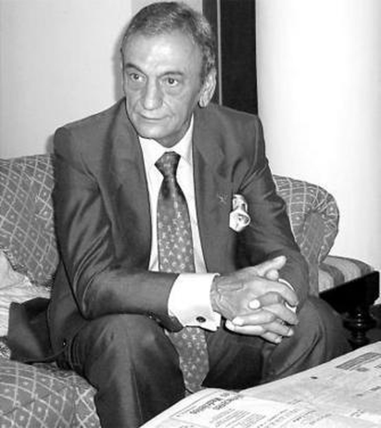 Linares, Joselito Marín en un festival benéfico brinda el toro a una embajada gaditana: 'Los Beatles de Cádiz".