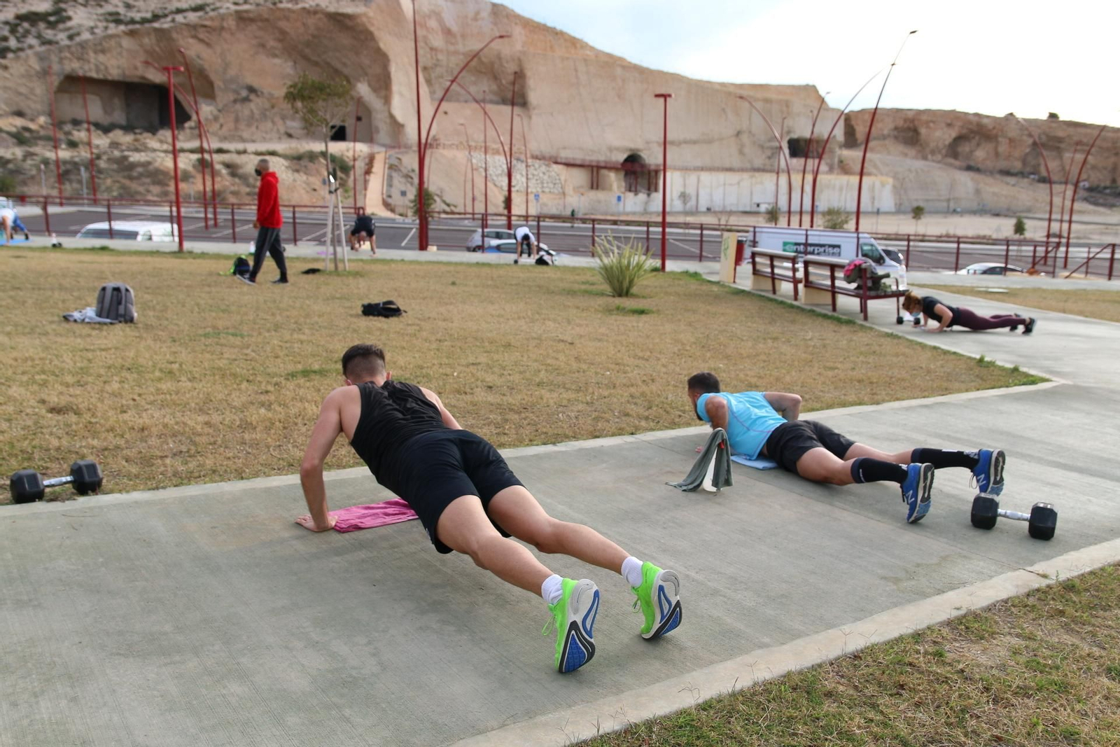 Fotogalería de los gimnasios urbanos en los parques de Almería.