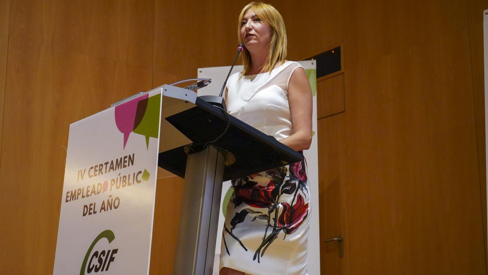 La presidenta del CSIF Granada, Victoria Eugenia Pineda del Pino, durante su intervención.