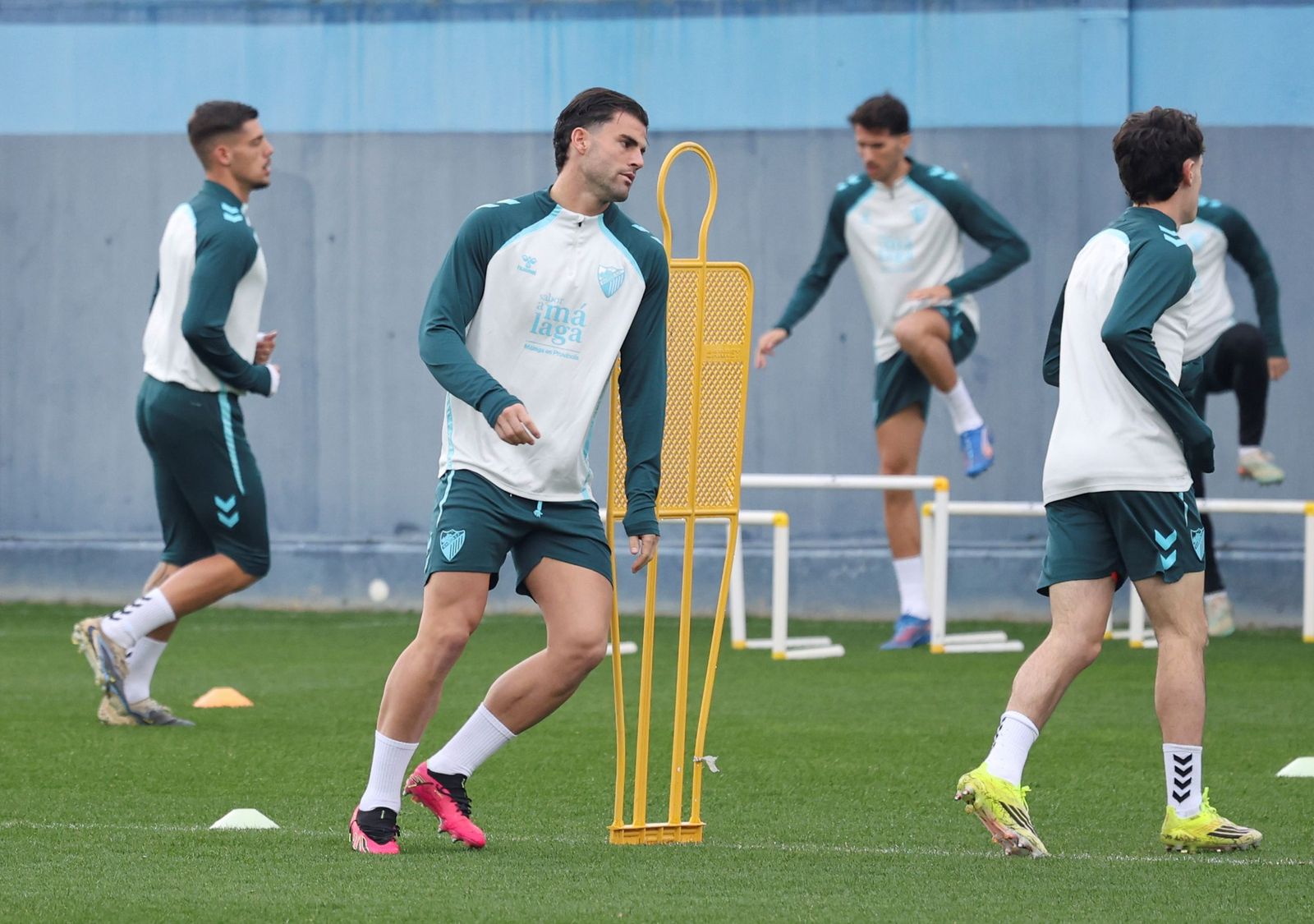 El Málaga CF vuelve al tajo sin Lobete en una semana eterna