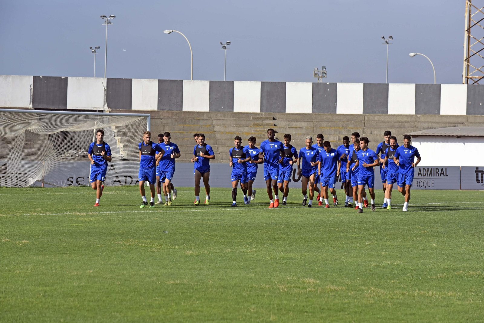 Jugadores de la Balona, durante un entrenamiento en el Municipal de la pasada temporada