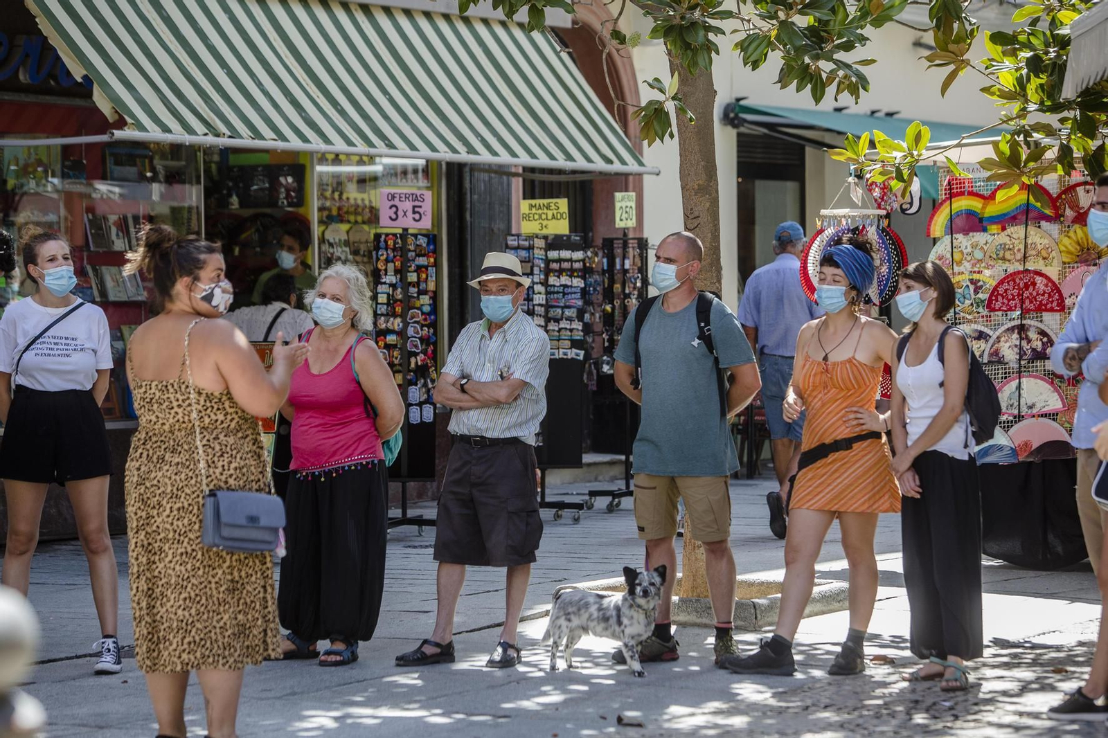 Primer día de la orden de mascarilas obligatorias en la Bahía de Cádiz