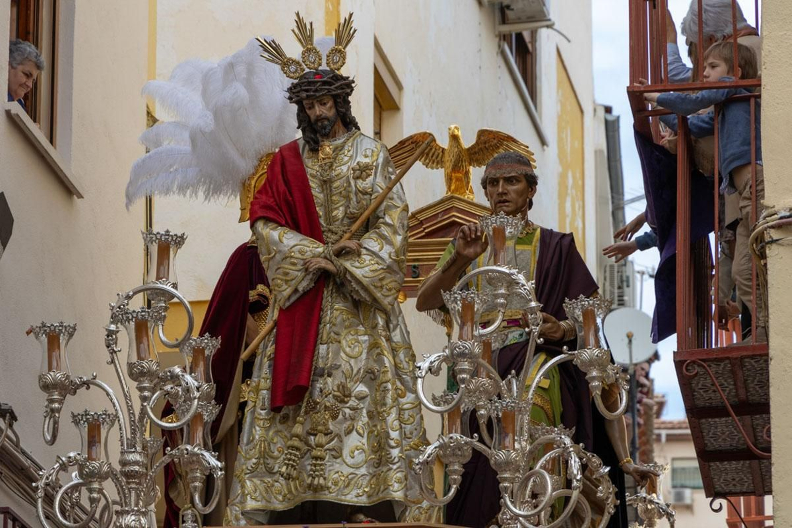 Los jiennenses arropan a las tres cofradías de la tarde en un Domingo de Ramos más caluroso de lo esperado (I)