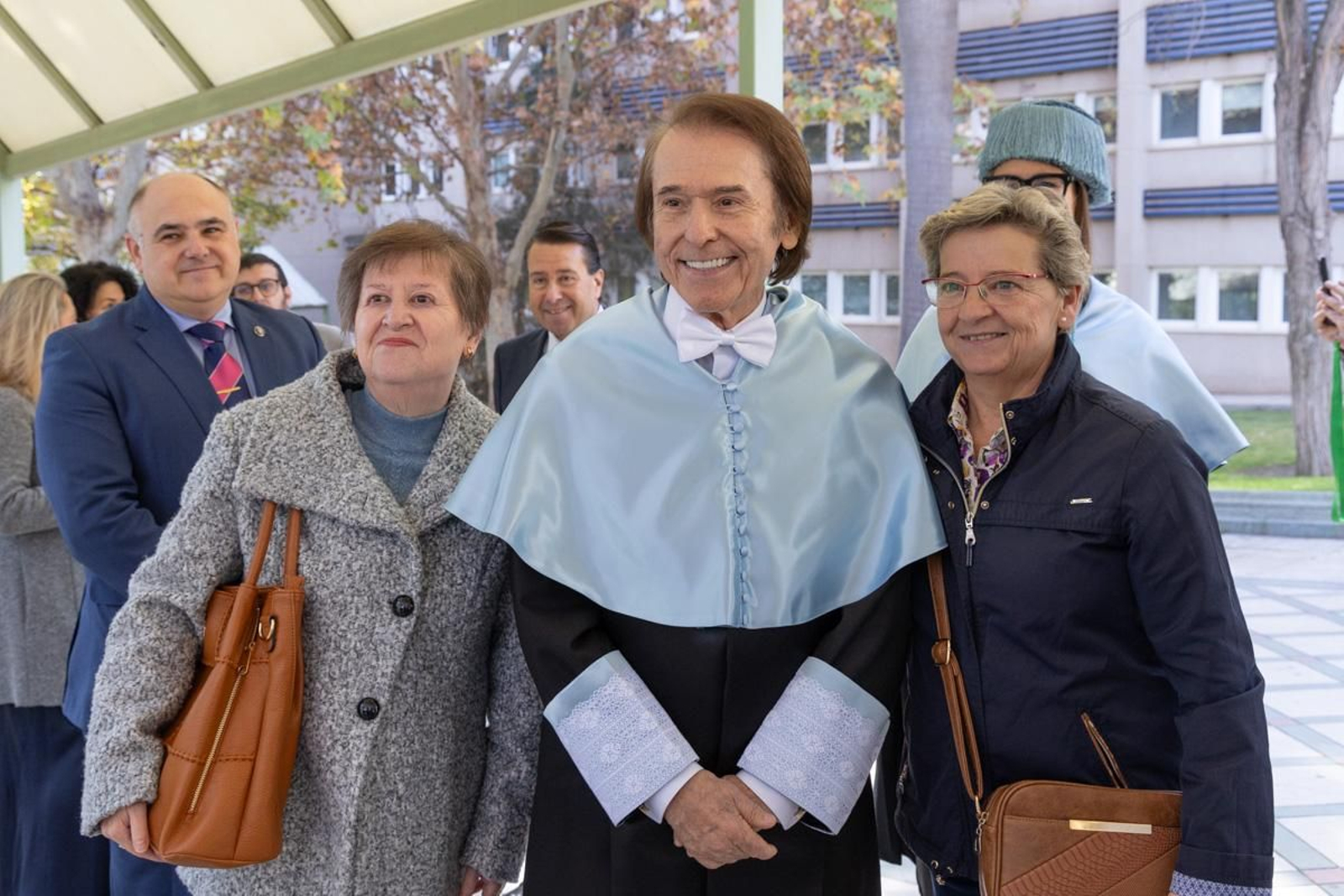 Investidura de Rafael Martos Sánchez, Raphael, como Doctor Honoris Causa por la Universidad de Jaén