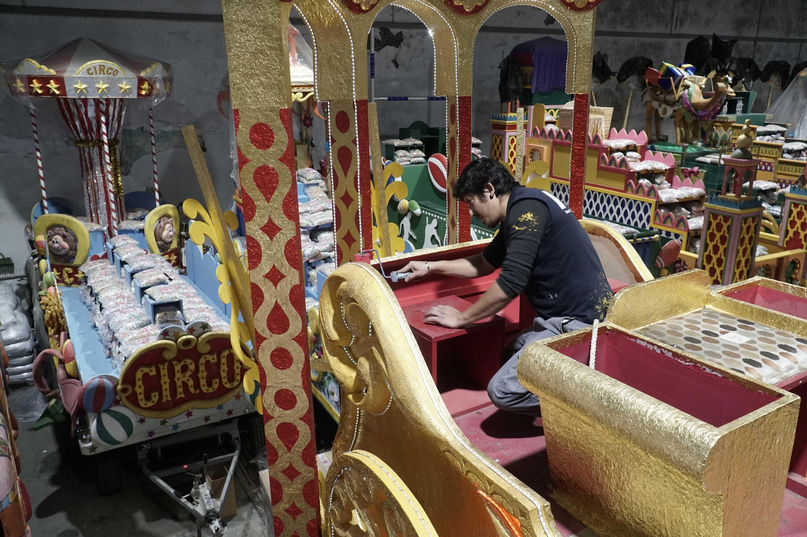Así se construye la Cabalgata de Reyes Magos de Sevilla 2022