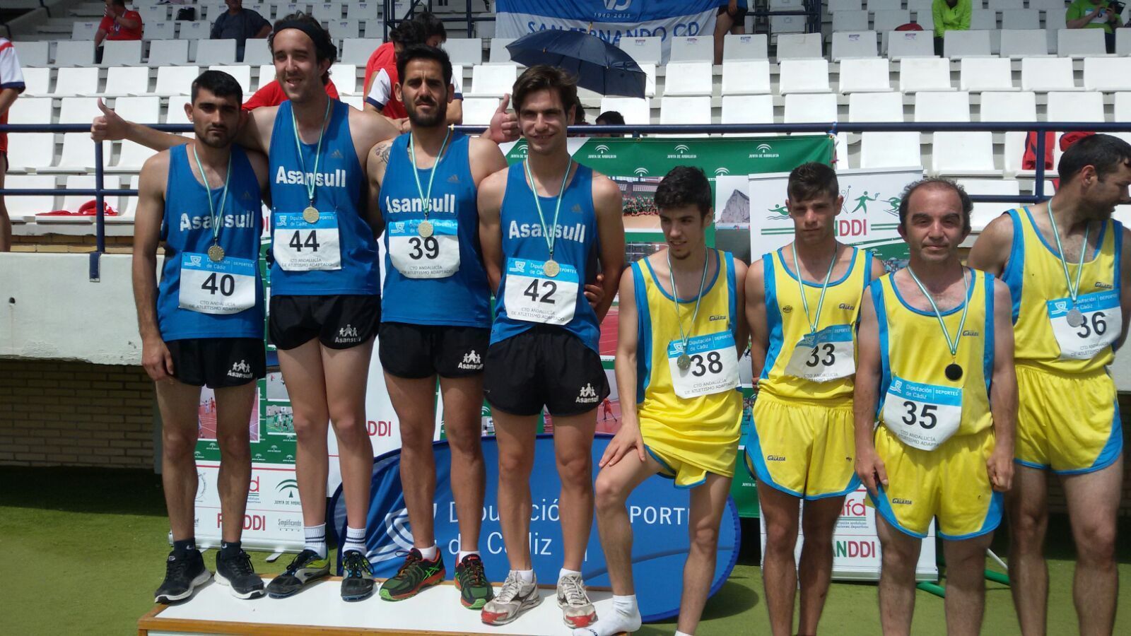 Asansull La Línea, con la medalla de oro; Apadis, de amarillo, bronce.