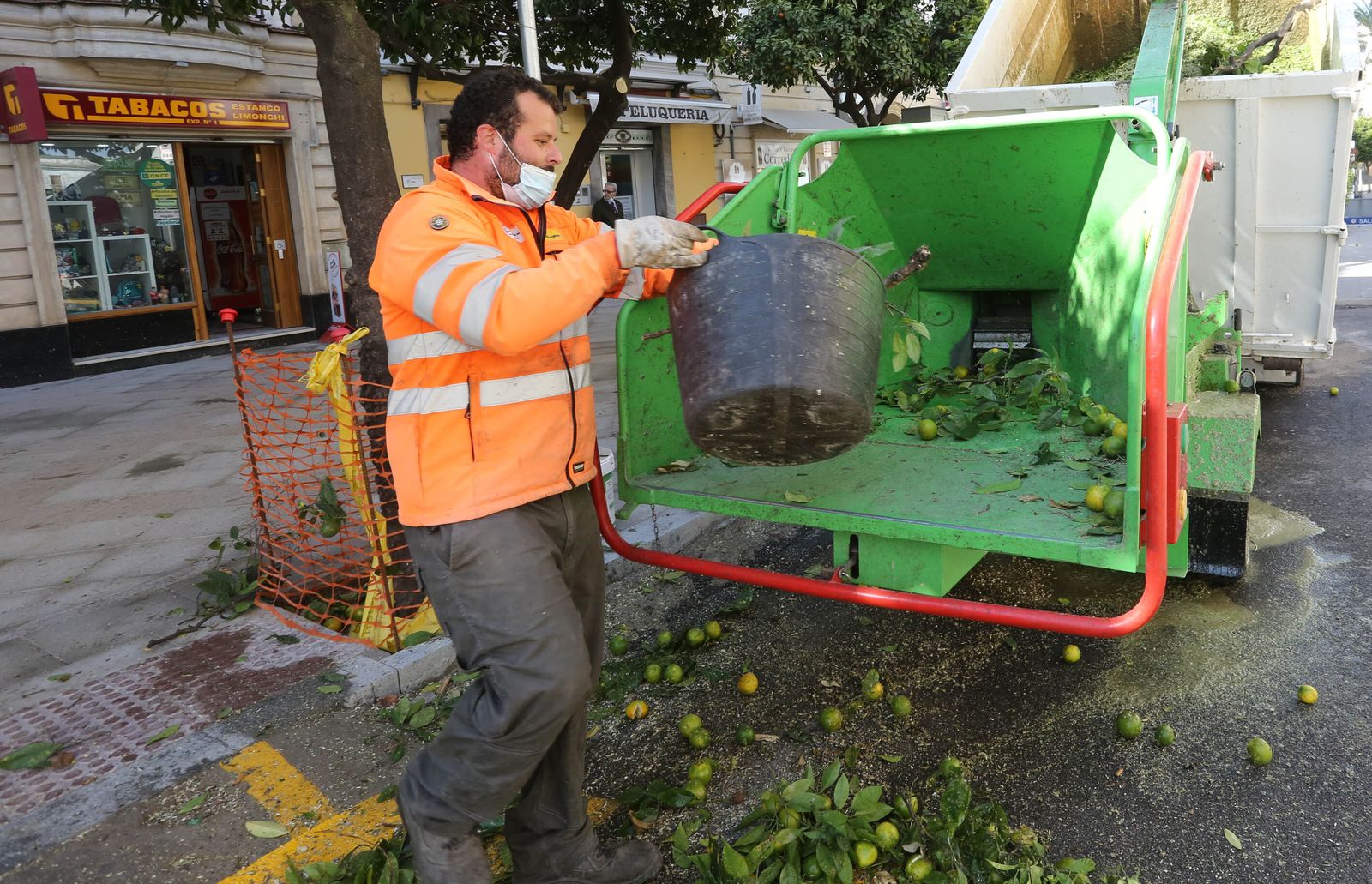 Parón en la obras de la  Calle Cerrón y Santa María y poda en Corredera