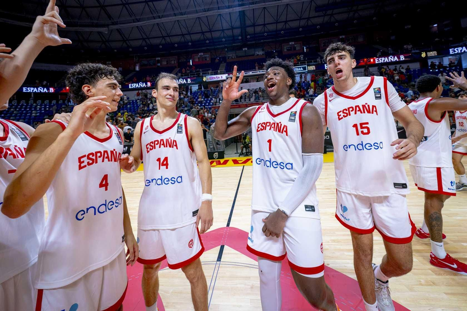 España B-República Checa, en fotos