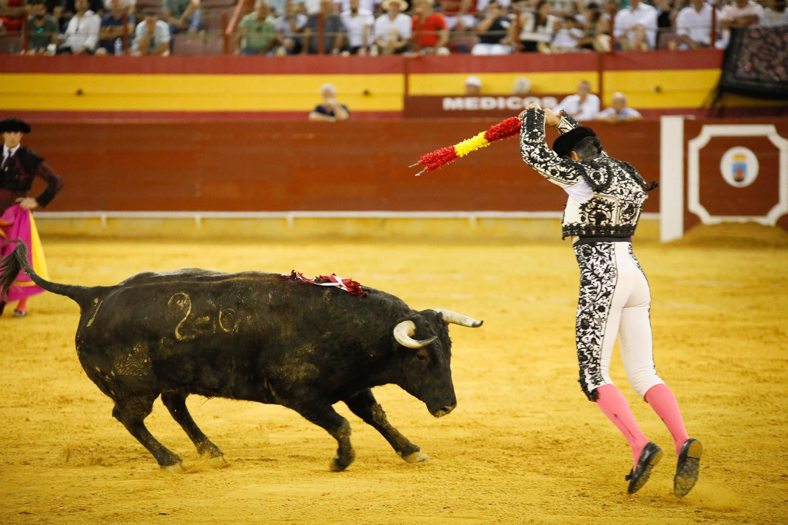 Imágenes de la corrida de toros en Roquetas de Mar
