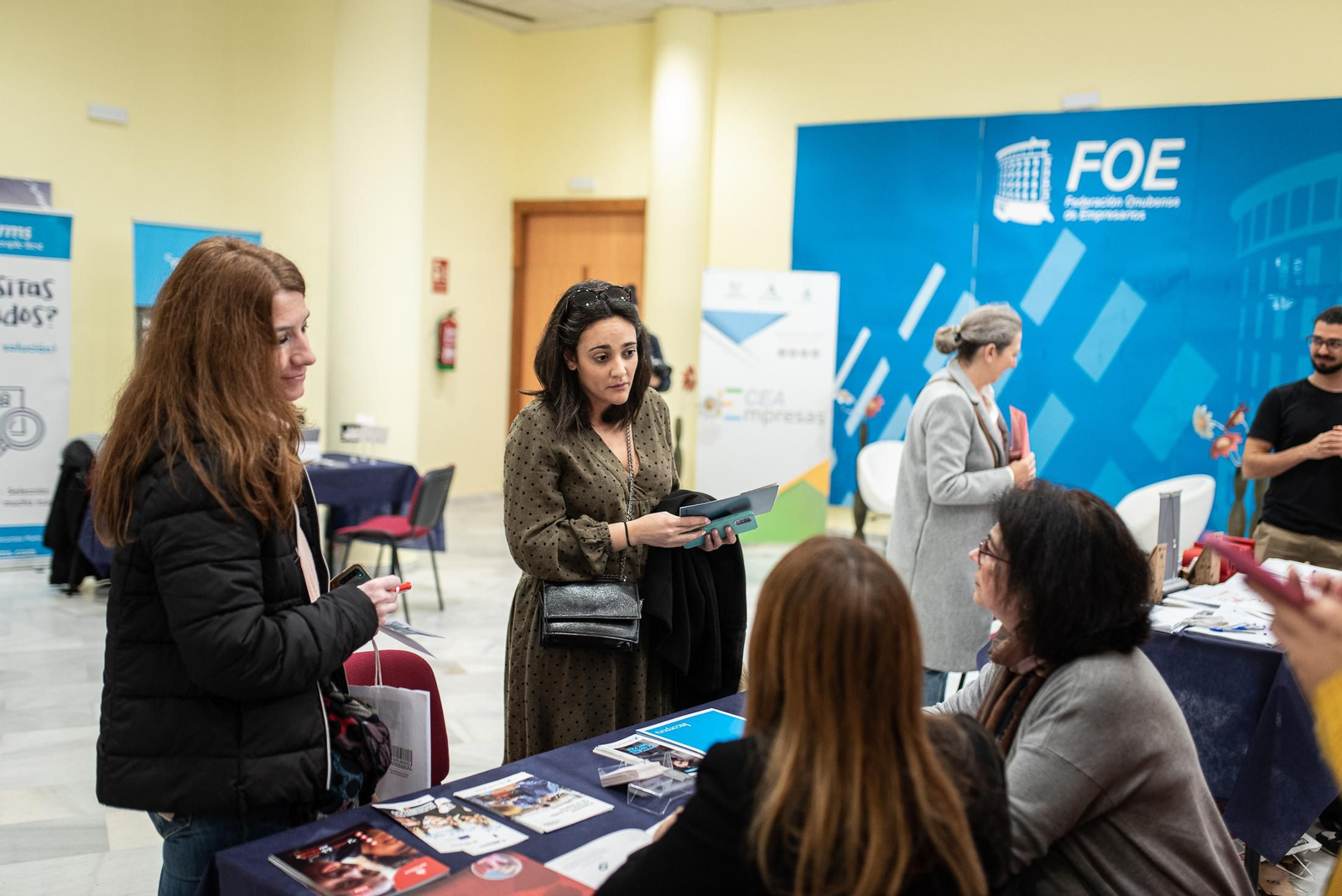 Imágenes de la Feria del Empleo organizada por la Fundación Cajasol y la FOE