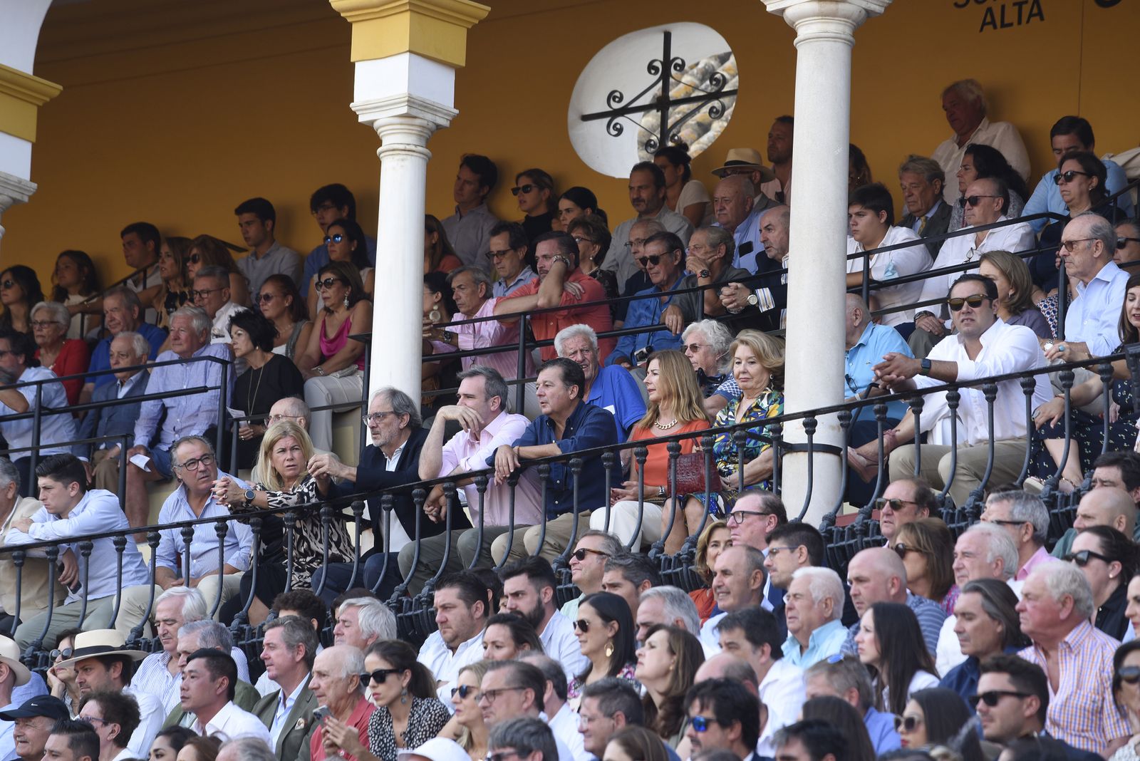 Búscate en la tercera corrida de toros de la Feria de San Miguel de Sevilla
