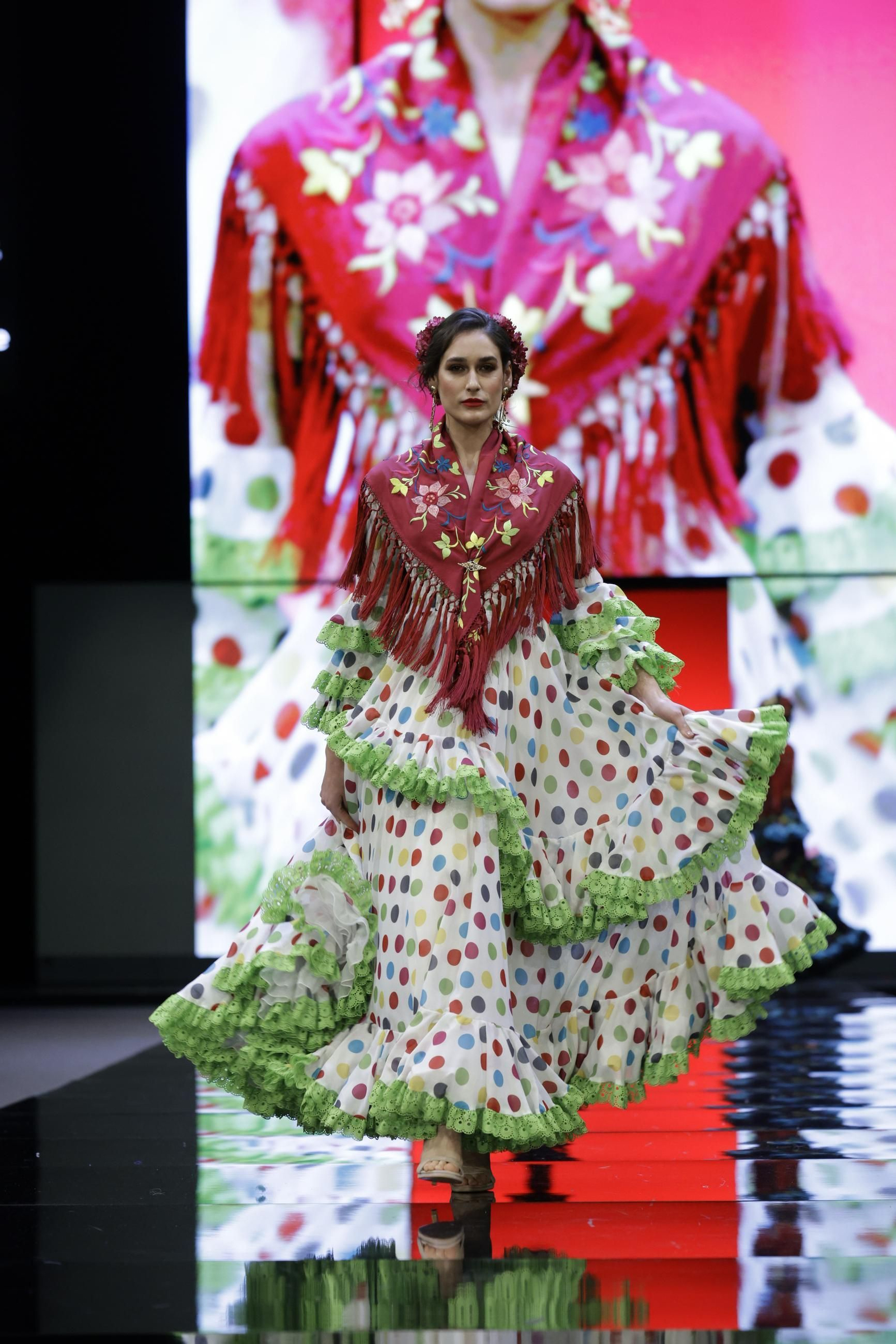 Desfile de Hermanas Serrano en SIMOF 2025, todas las fotos