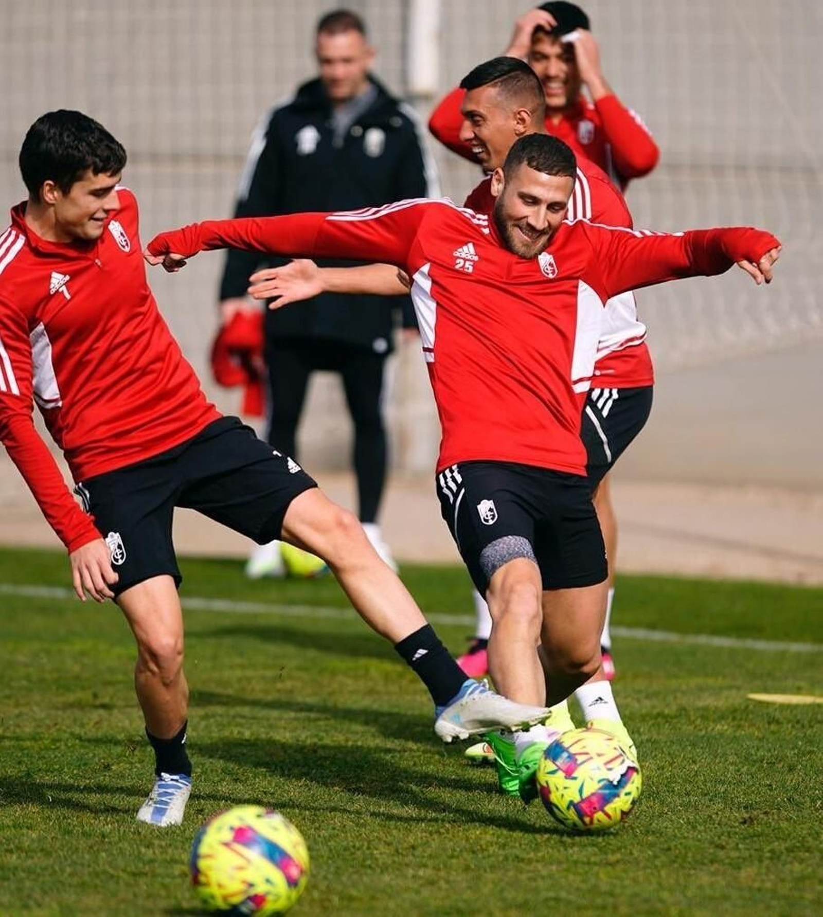 Alberto Soro (i), en un entrenamiento de esta semana