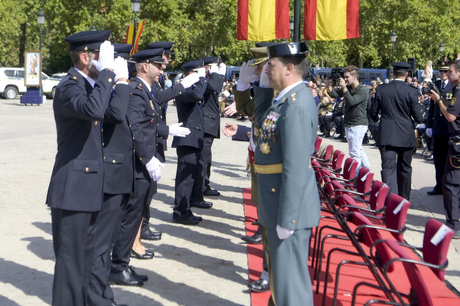 Todas las imágenes de la celebración del Patrón de la Policía Nacional en Granada