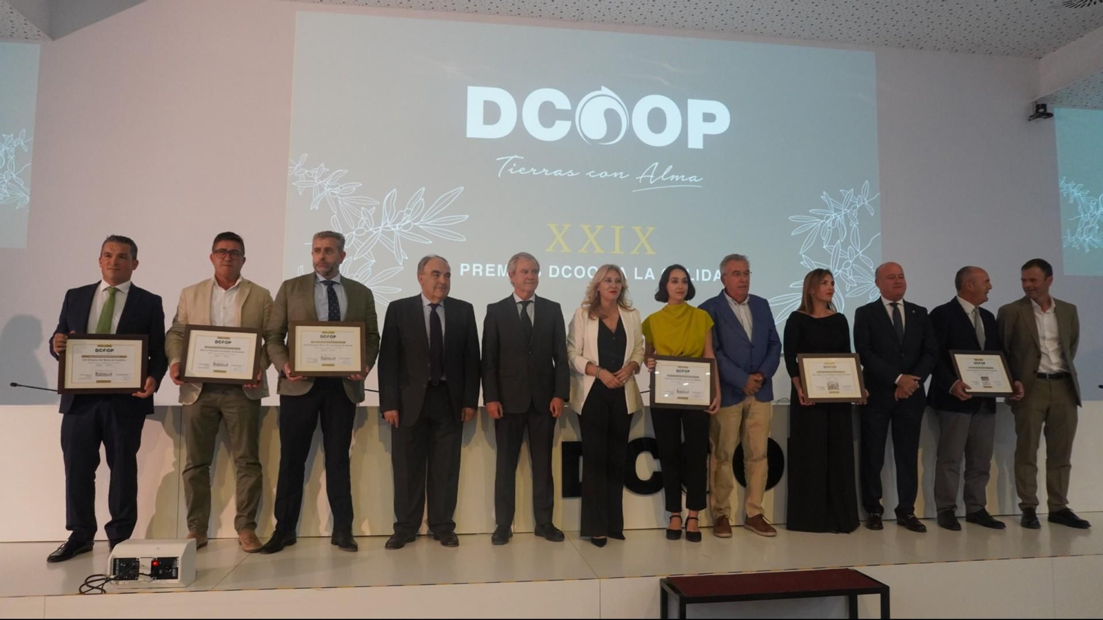 Foto familia de las cooperativas galardonadas