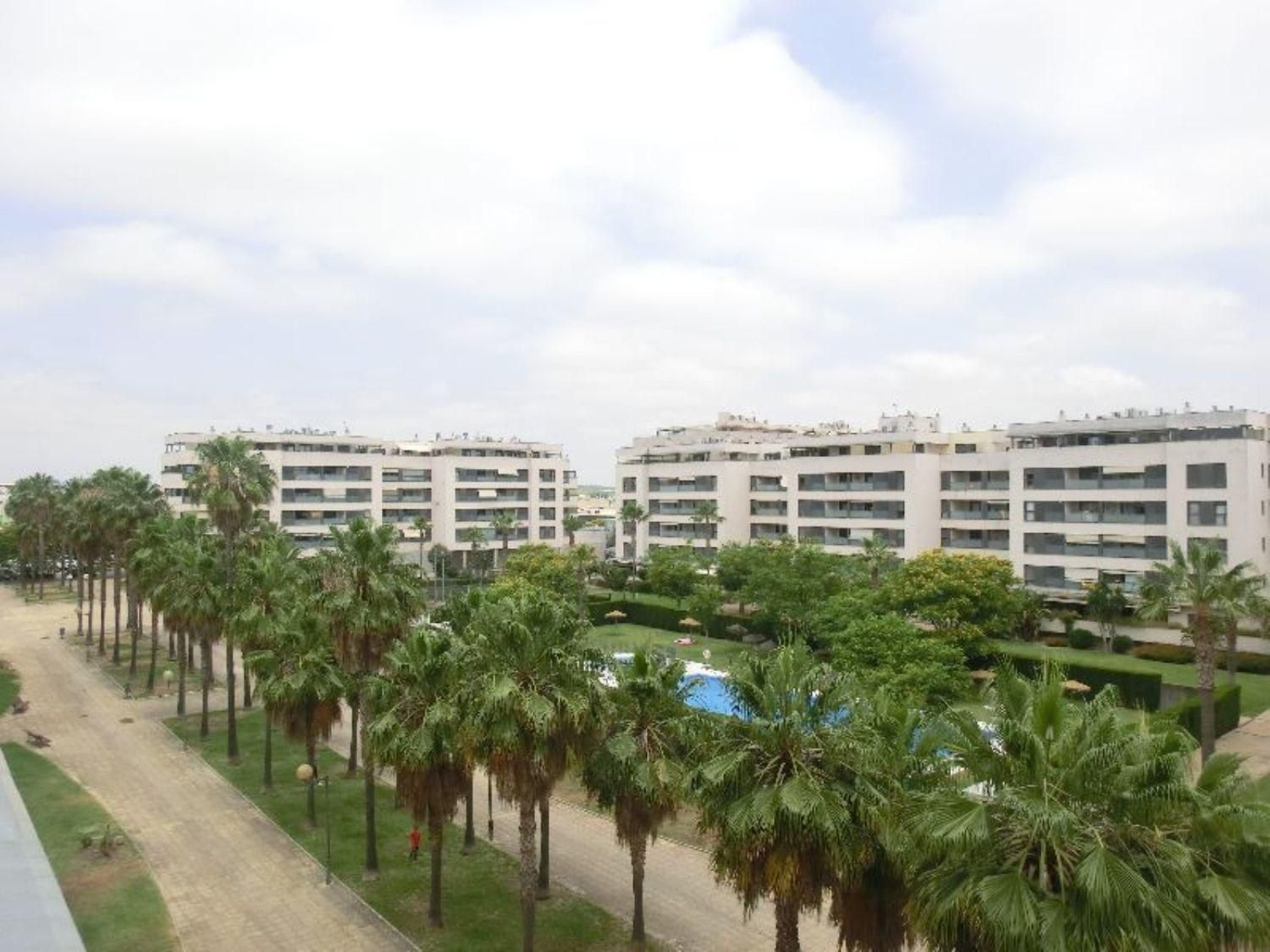 Urbanización de viviendas en el entorno de la avenida Voltaire, en la zona de Hipercor.