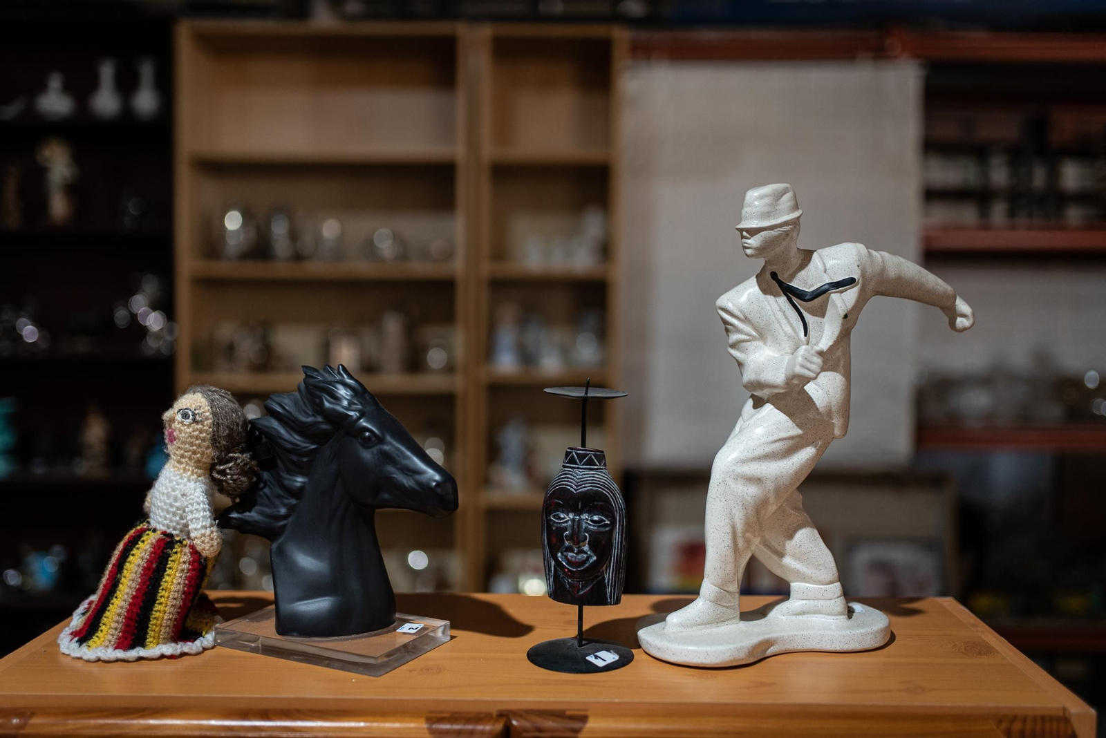 Una visita a la tienda de Traperos de Emaús en imágenes