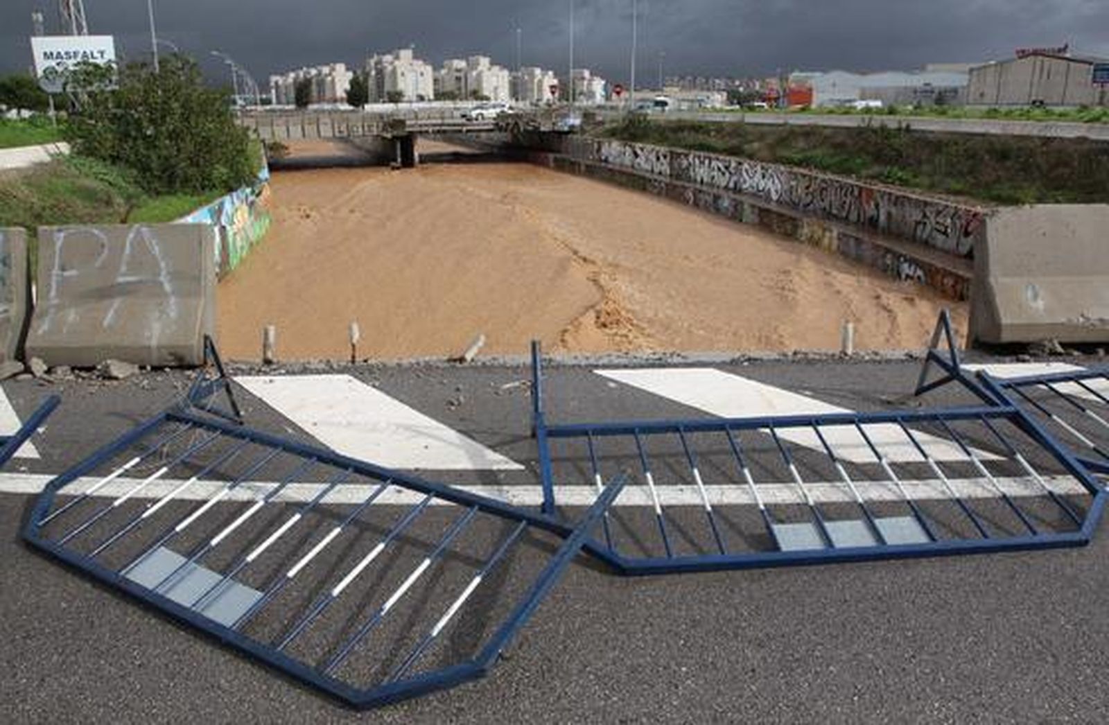 Las lluvias hacen estragos en la provincia de Málaga.  Foto: Migue Fernández, Sergio Camacho, Agencias